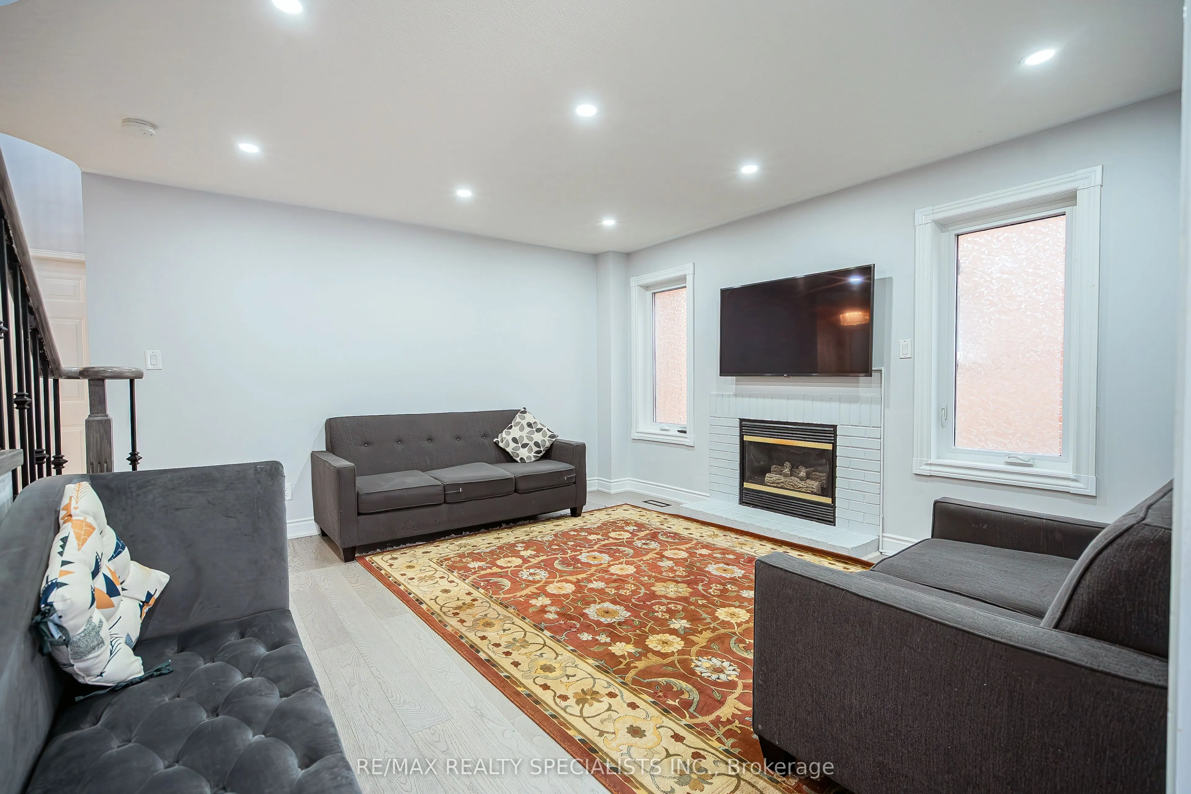 56 Hood Crescent