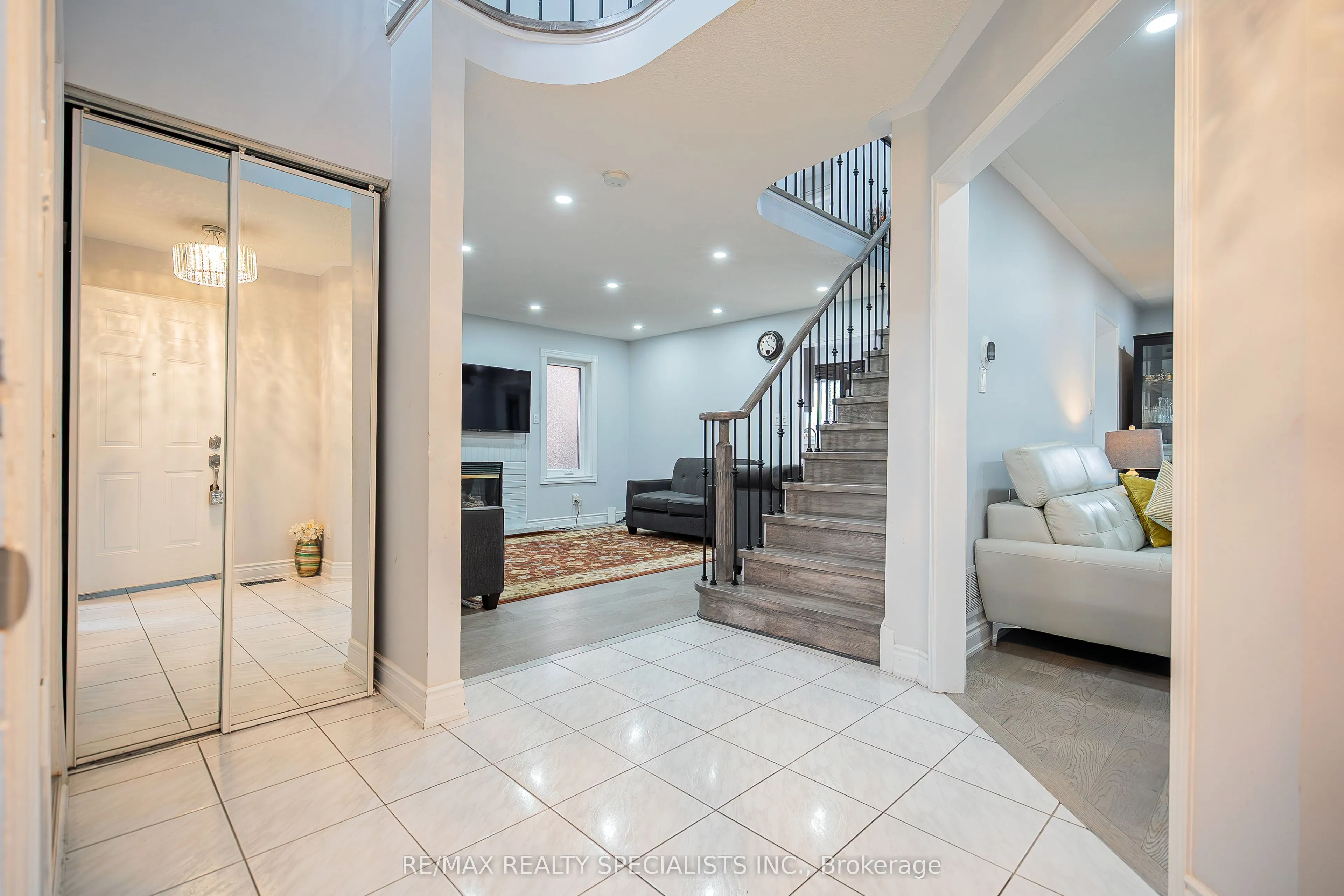 56 Hood Crescent
