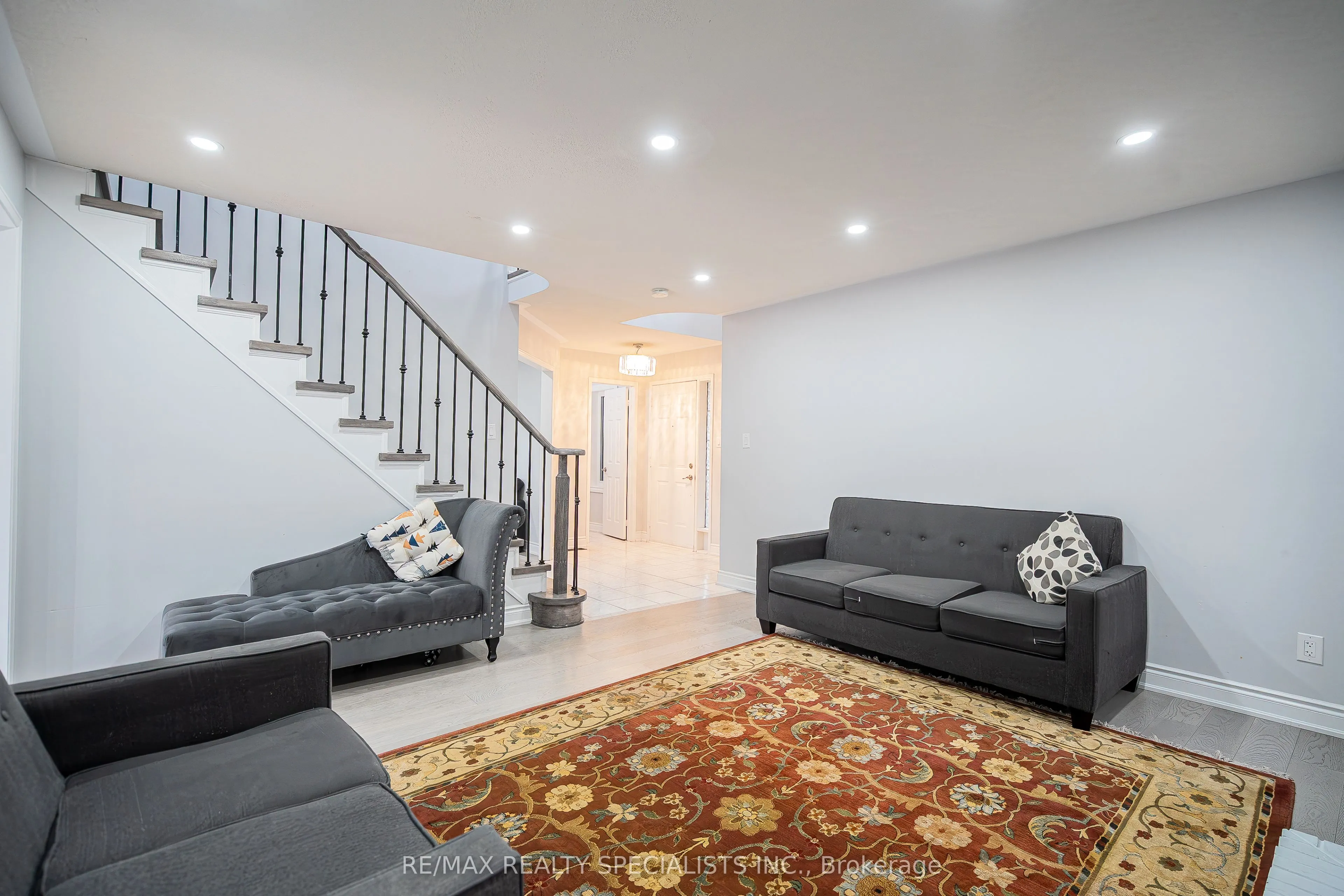 56 Hood Crescent