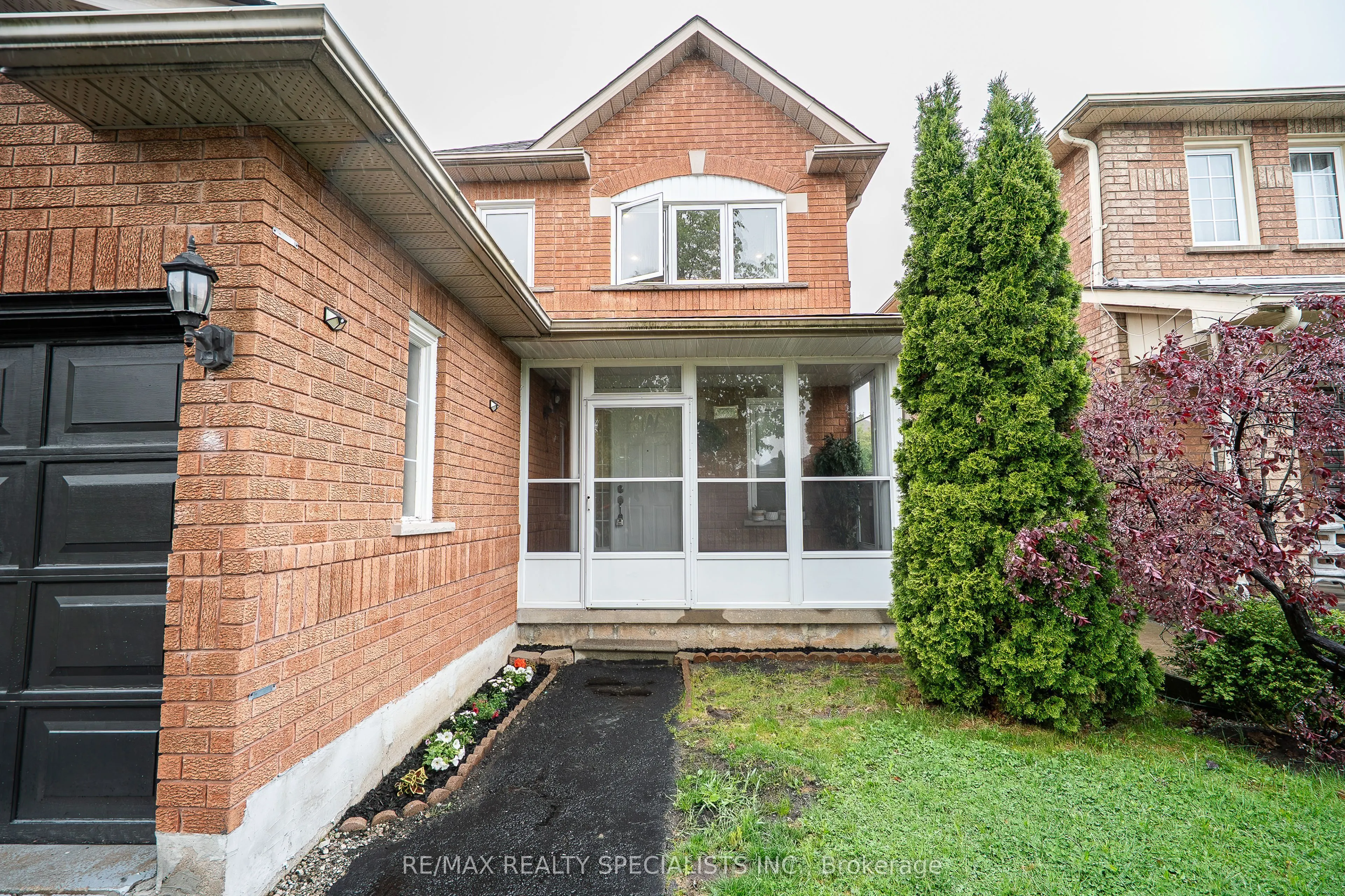 56 Hood Crescent