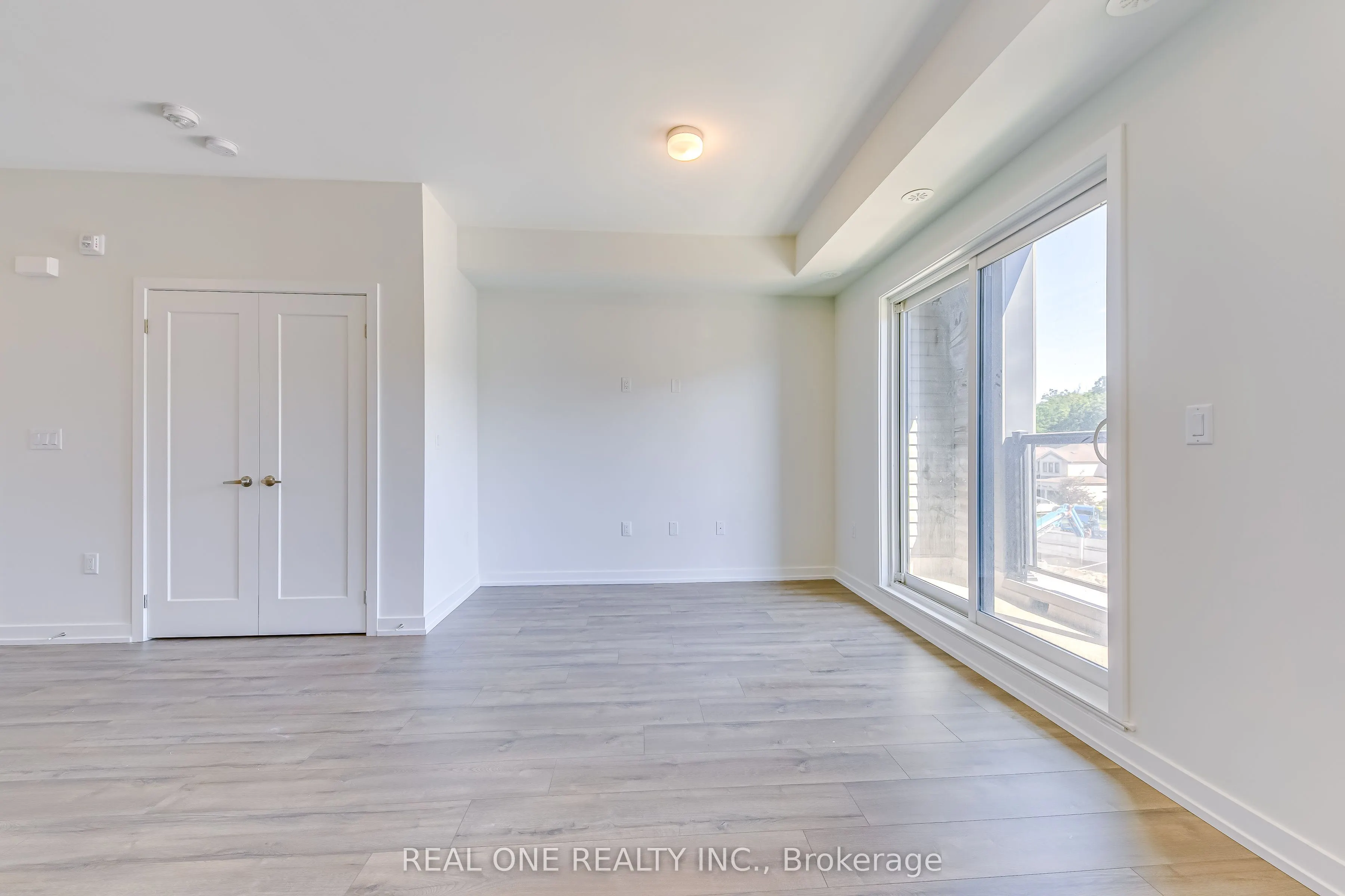3566 Colonial Drive, #22