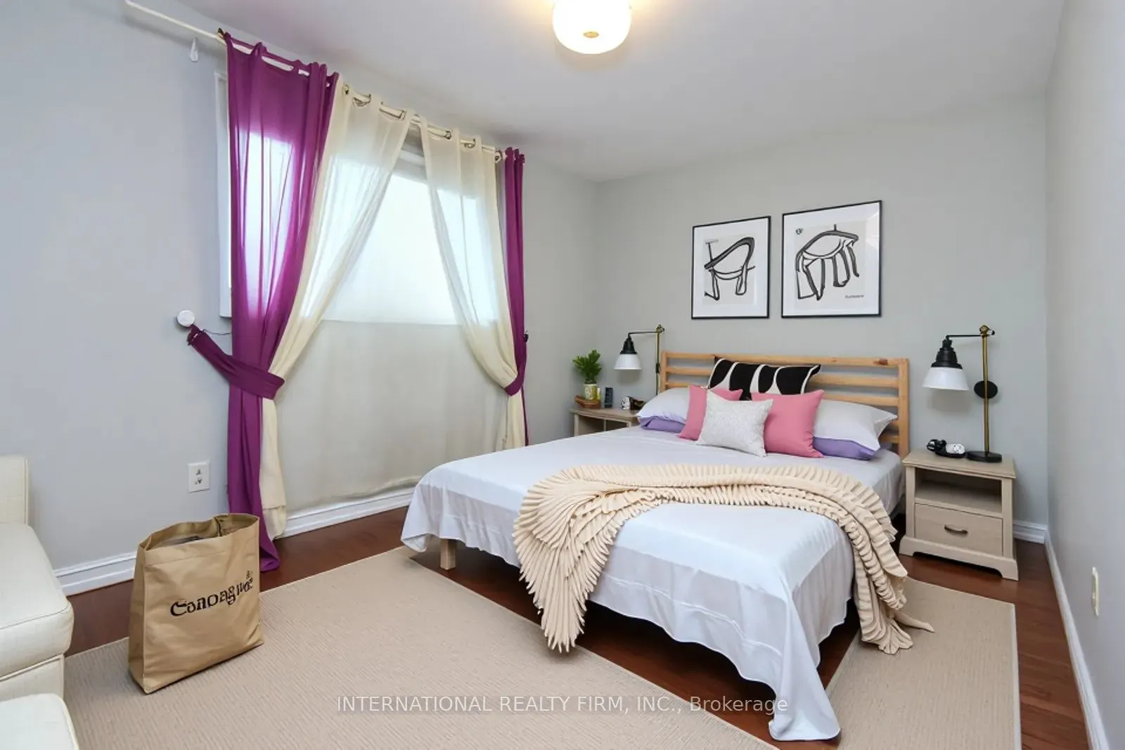 3352 Queen Frederica Drive