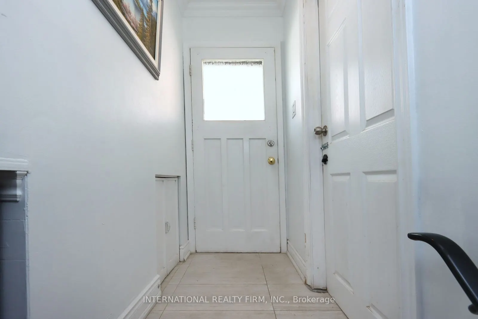 3352 Queen Frederica Drive