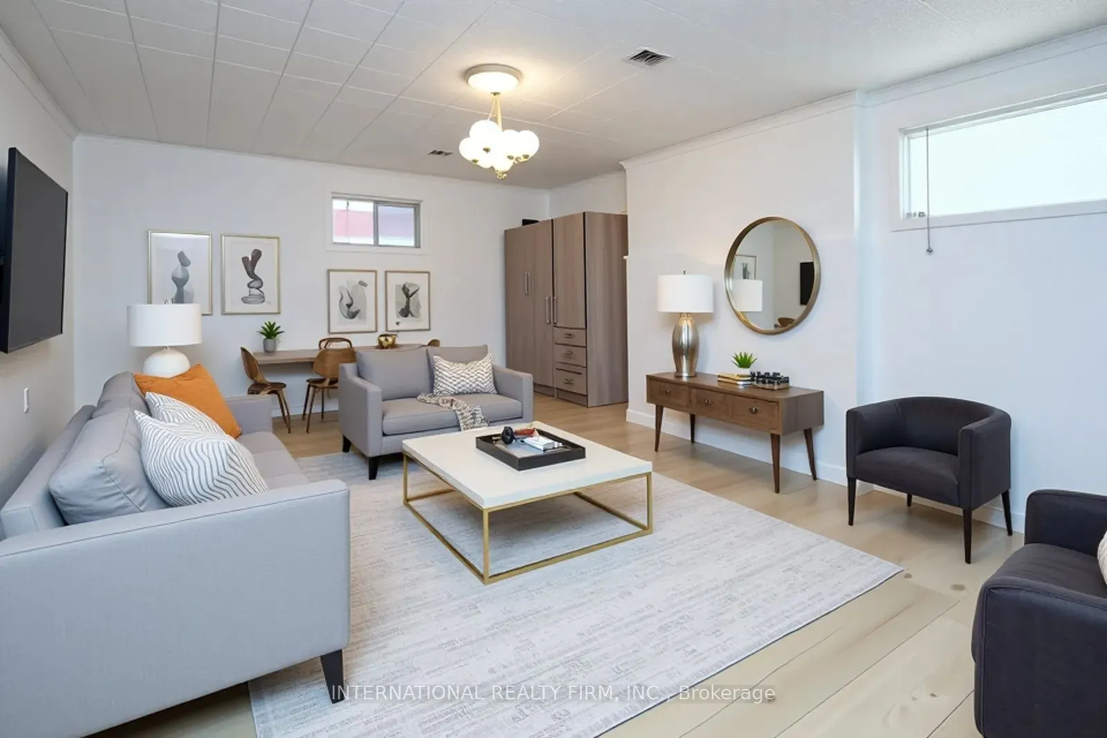 3352 Queen Frederica Drive