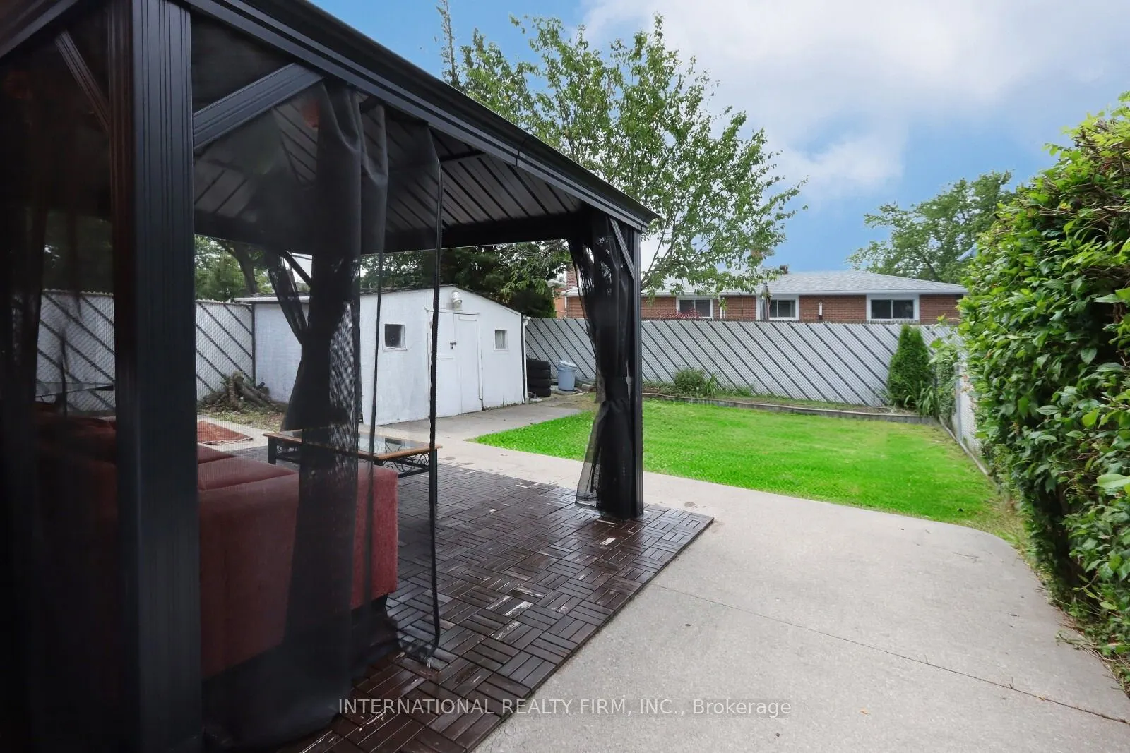 3352 Queen Frederica Drive