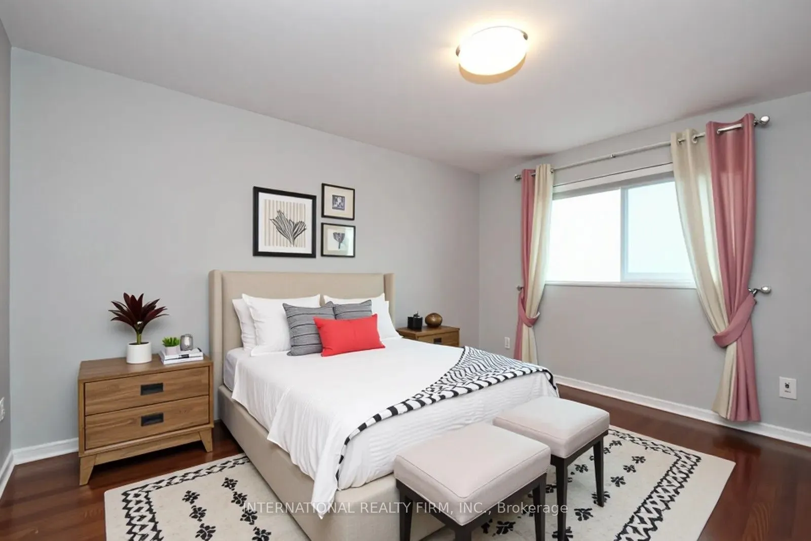 3352 Queen Frederica Drive