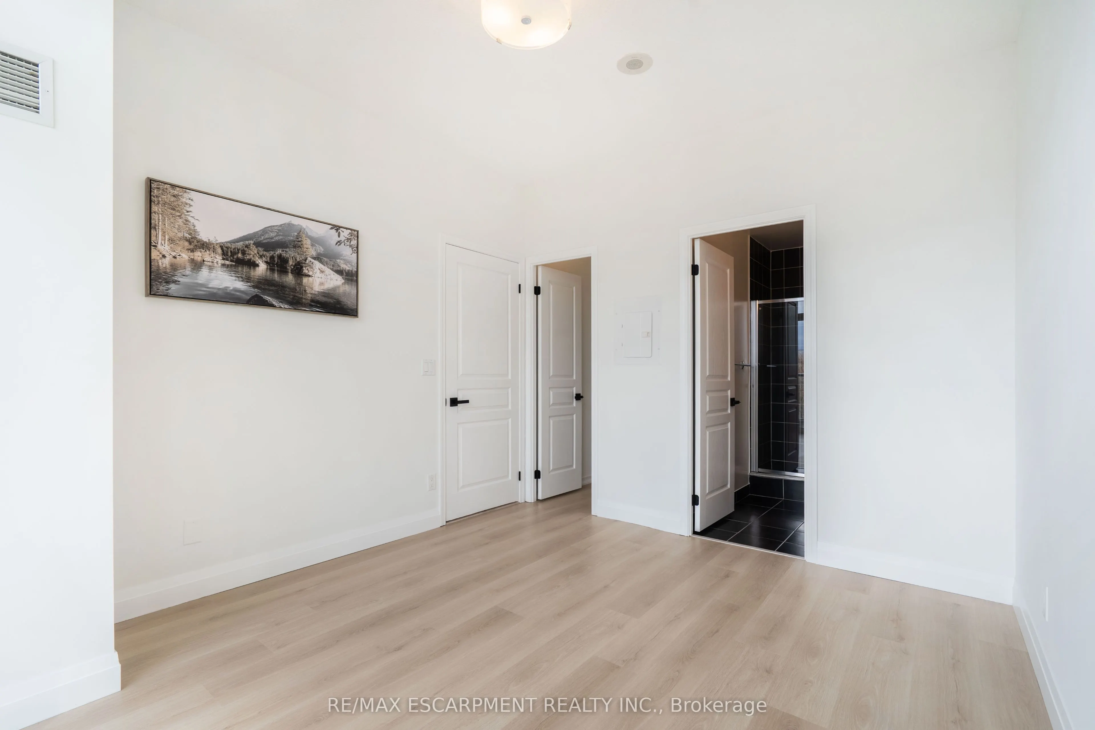 2230 Lake shore Boulevard W, #303
