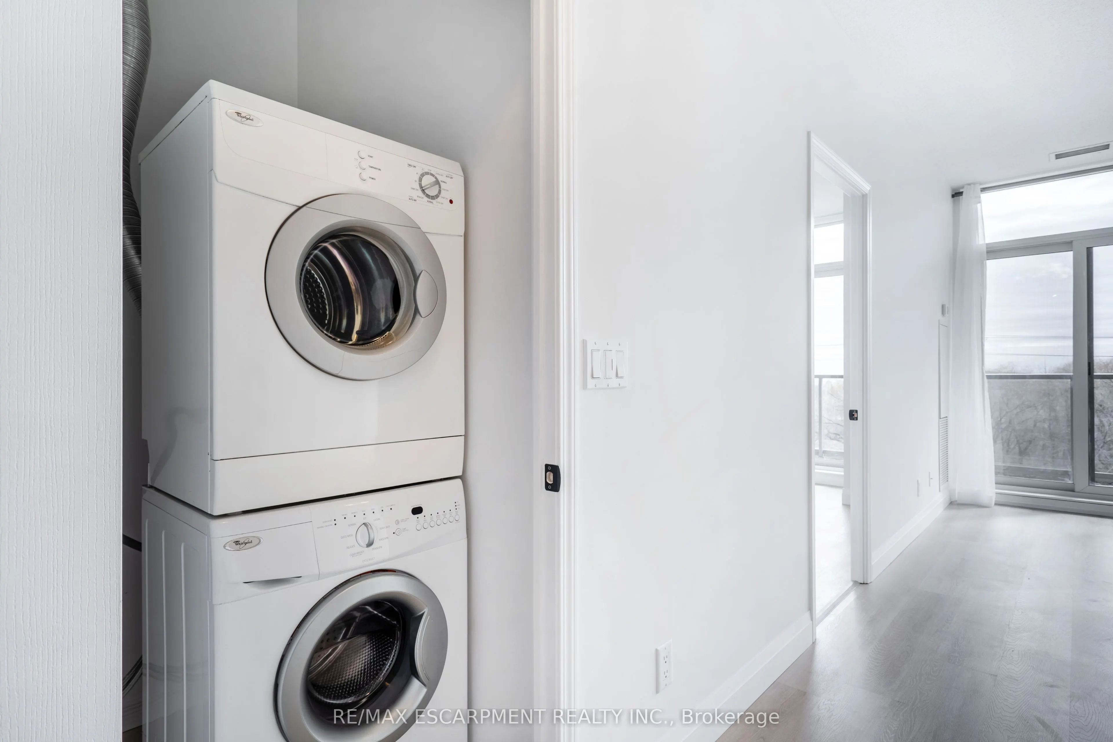 2230 Lake shore Boulevard W, #303