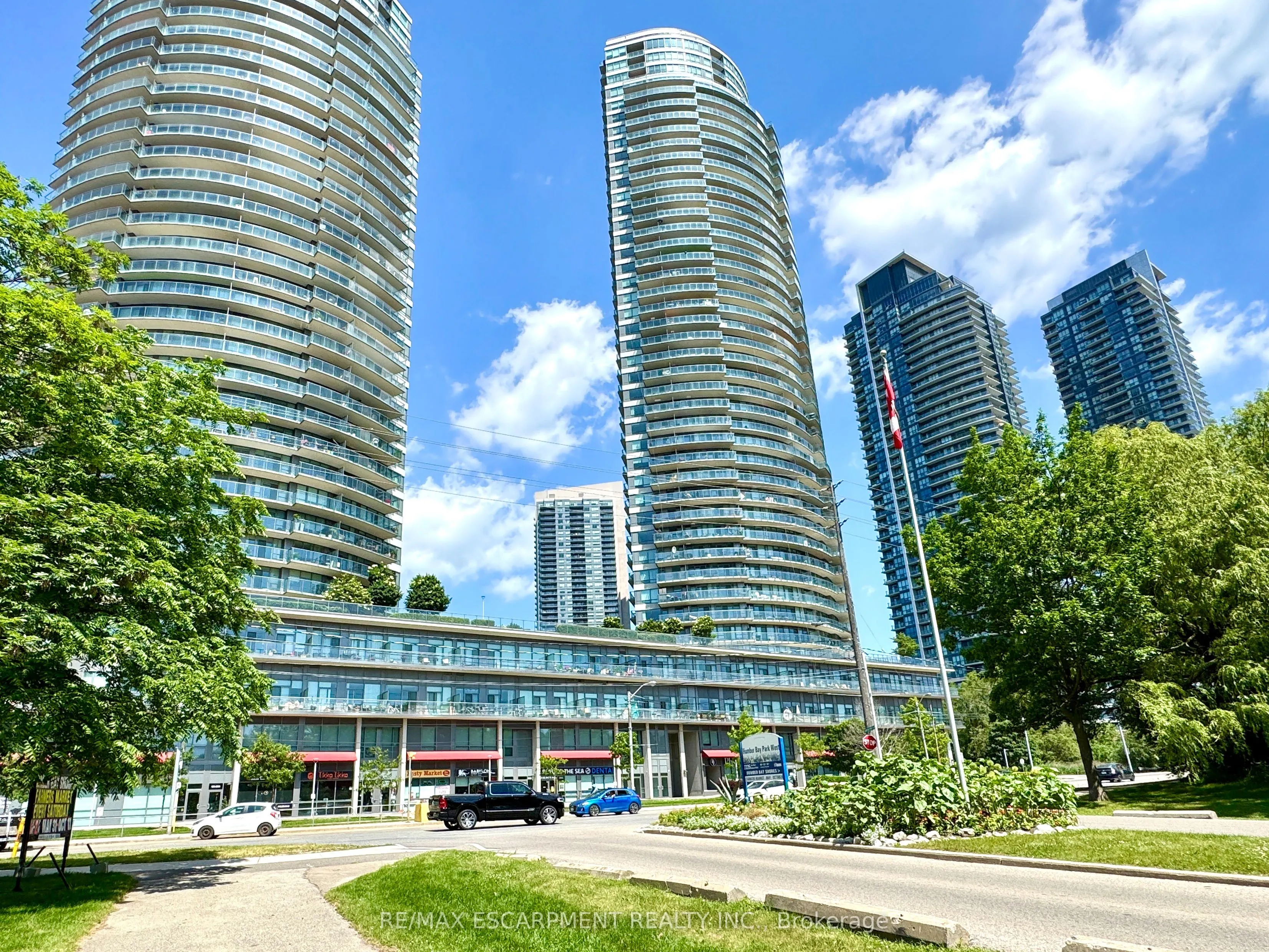 2230 Lake shore Boulevard W, #303