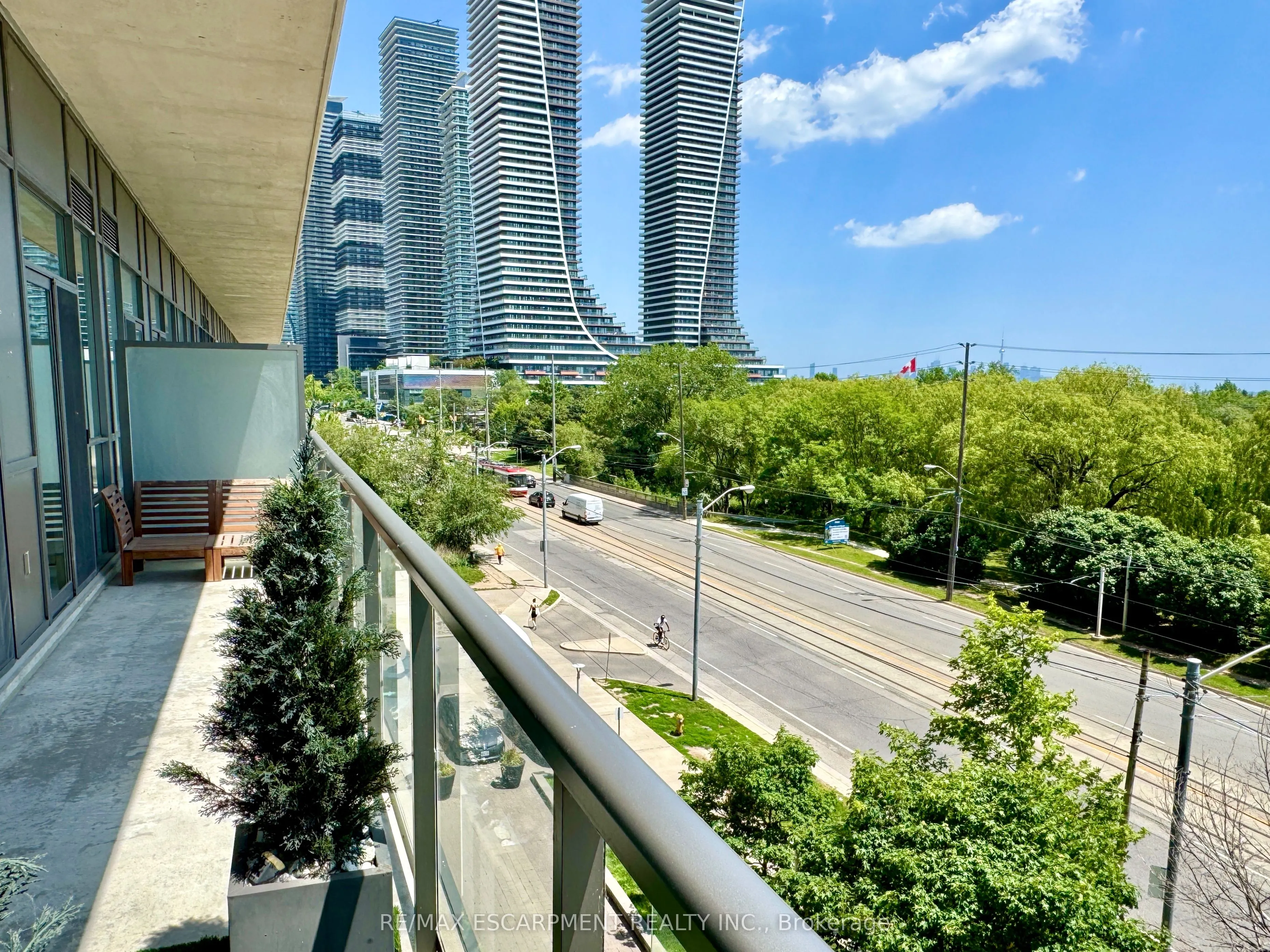 2230 Lake shore Boulevard W, #303