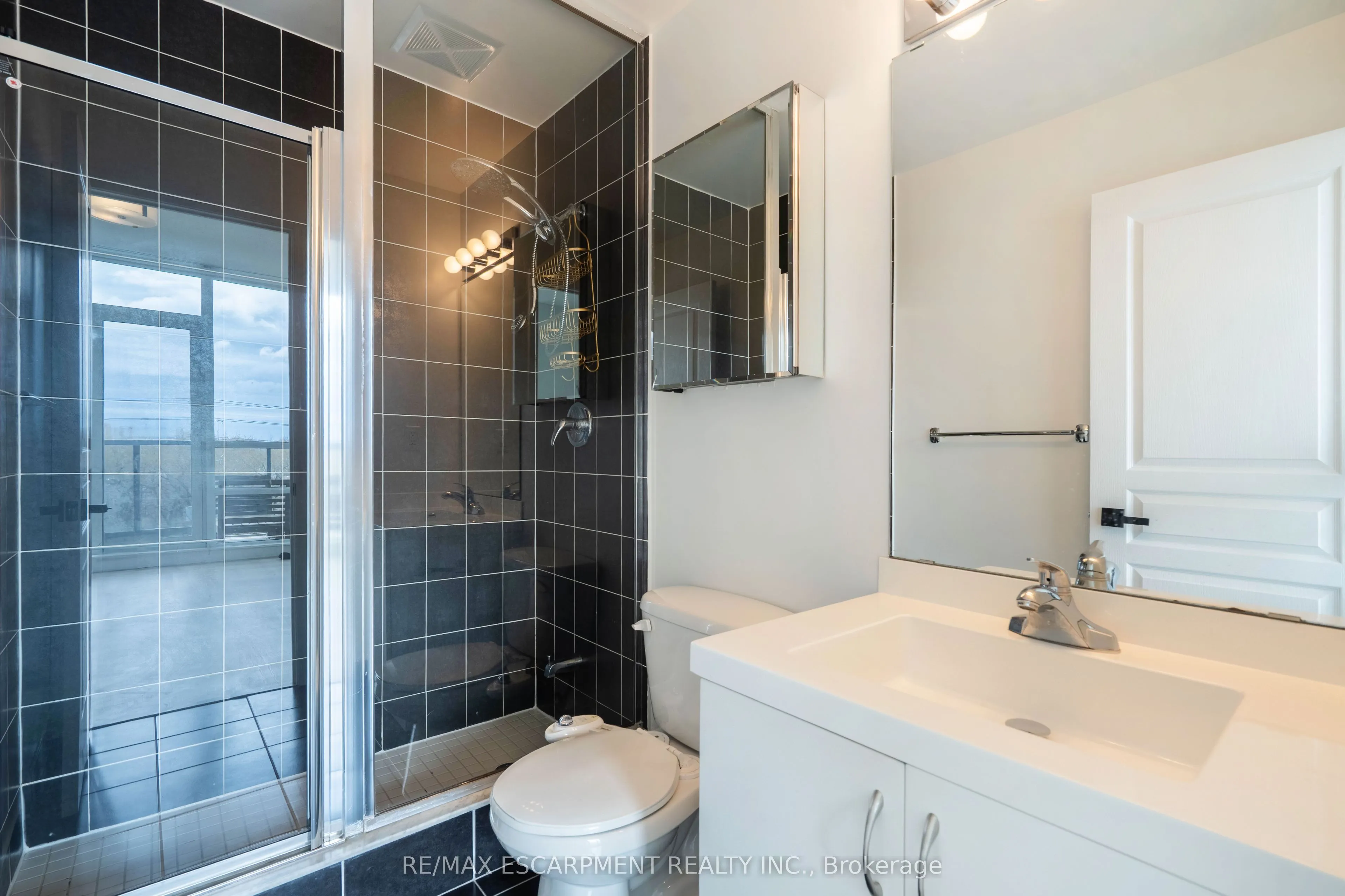 2230 Lake shore Boulevard W, #303