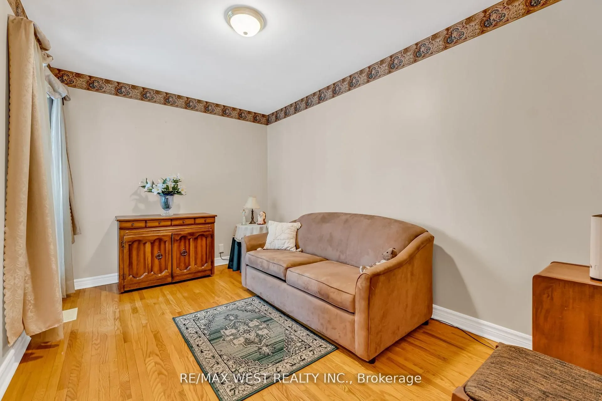 15 Breadner Drive