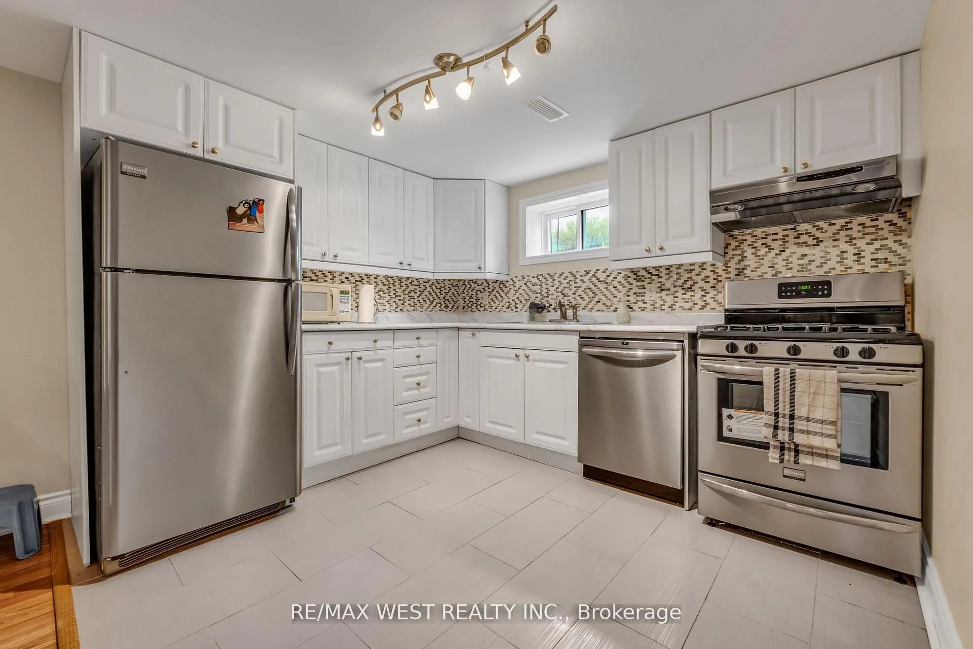 15 Breadner Drive