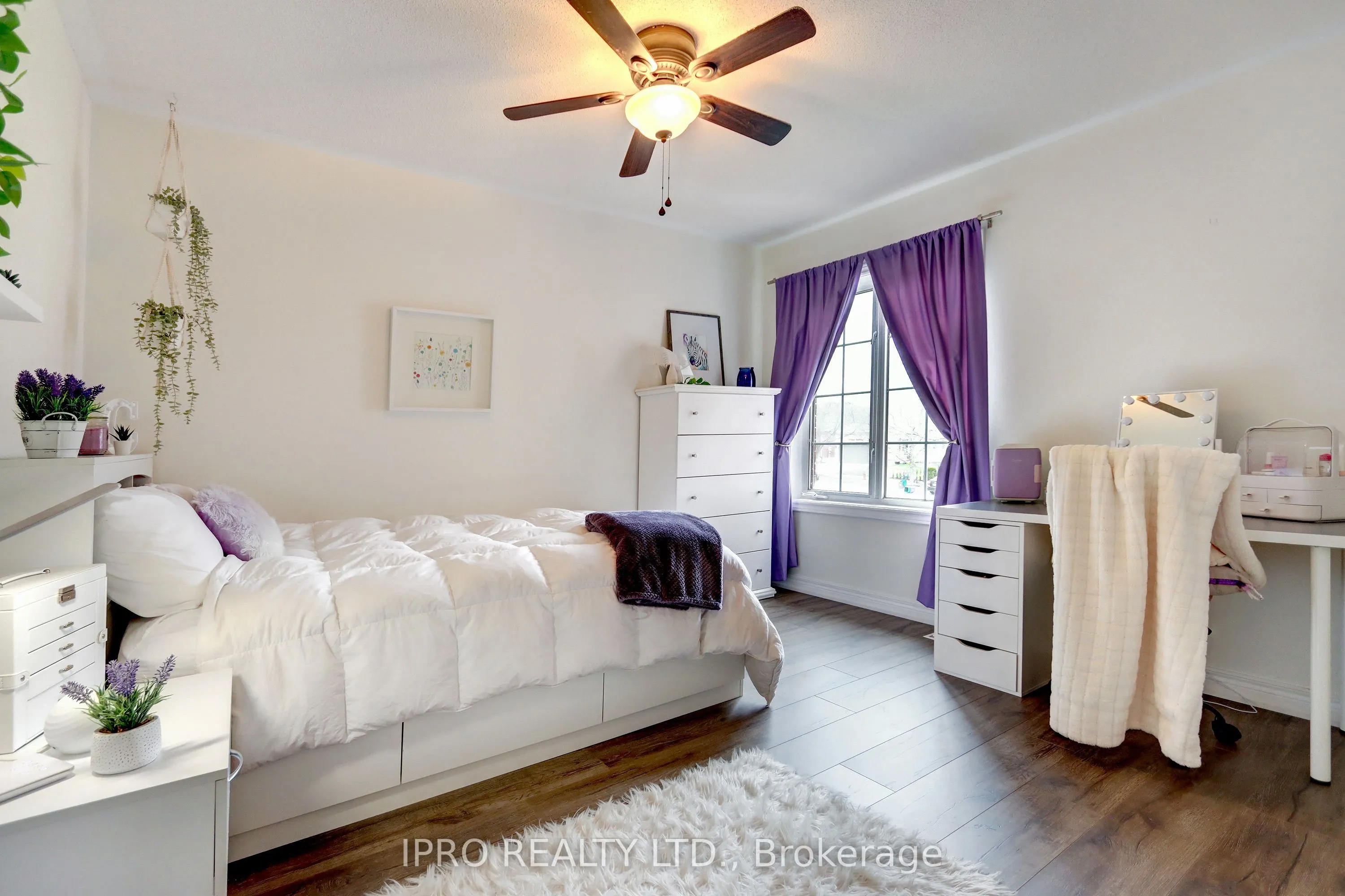 10 Berton Boulevard