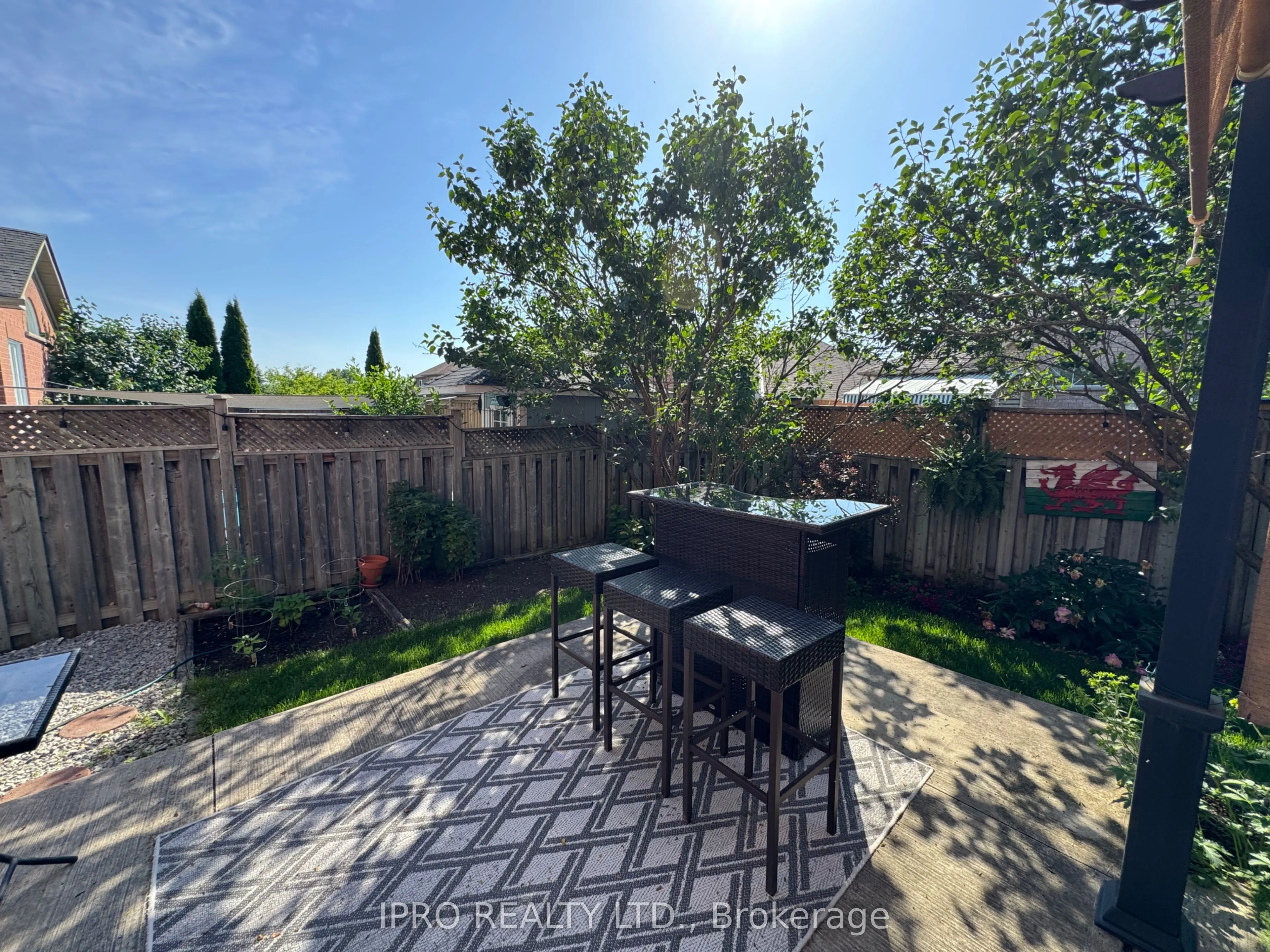 10 Berton Boulevard
