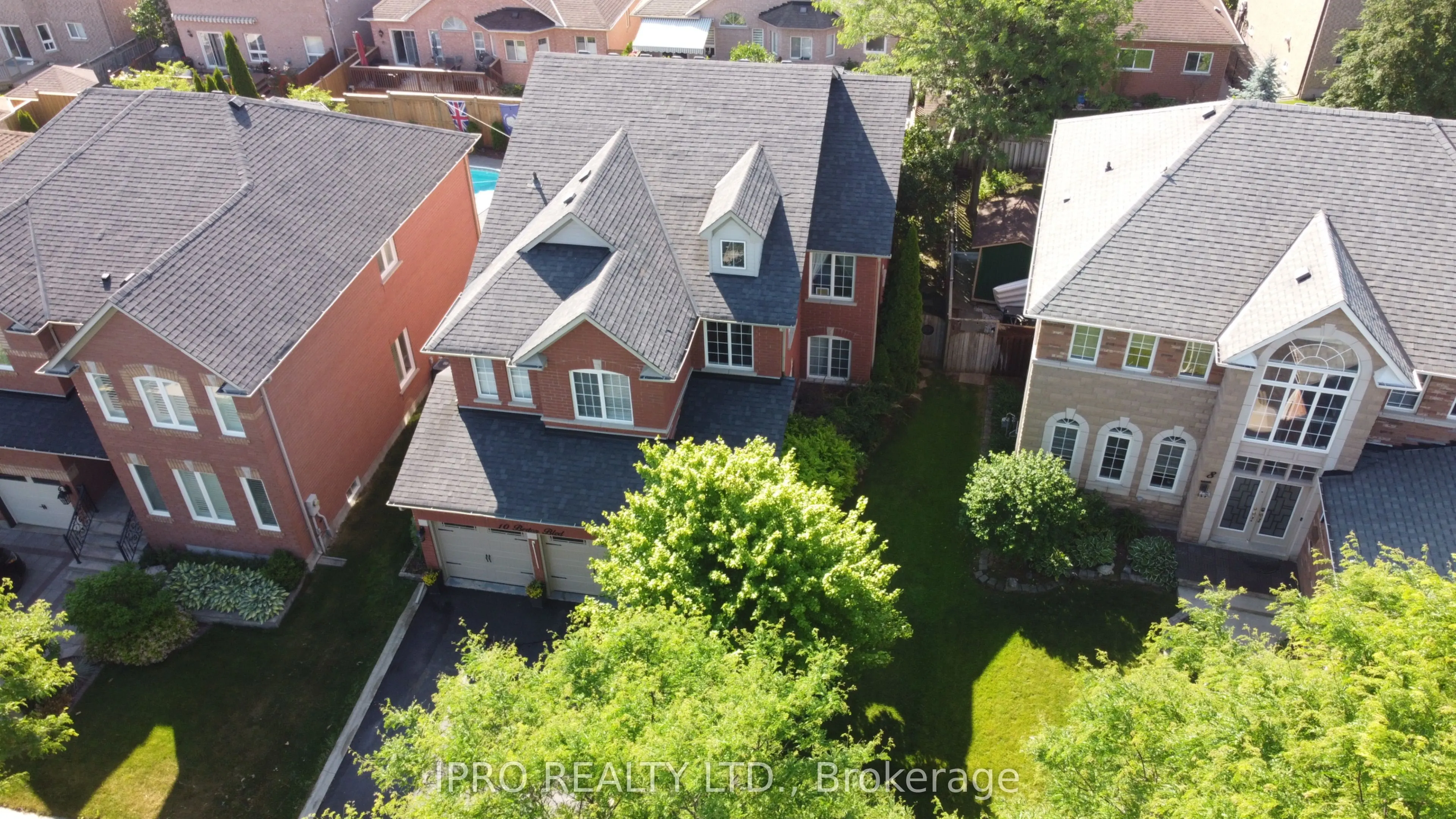 10 Berton Boulevard