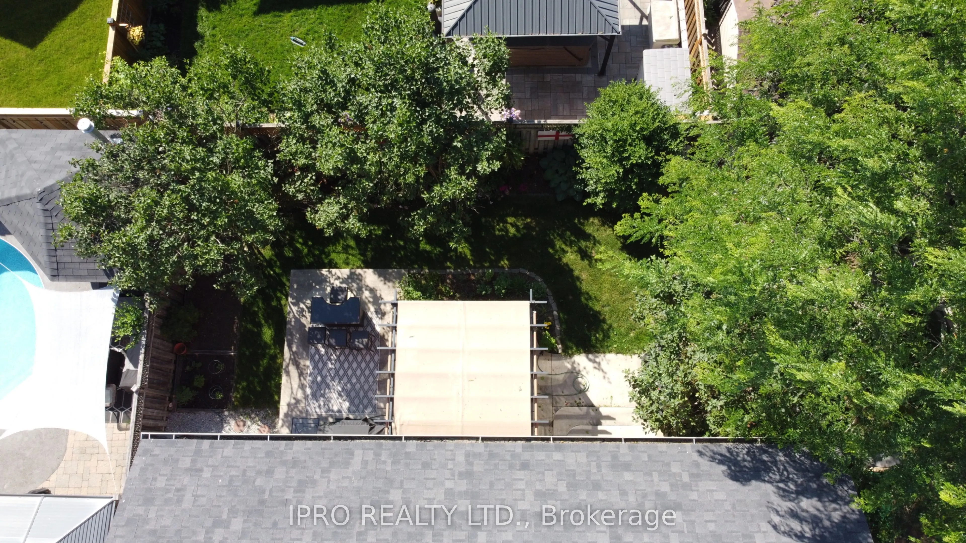 10 Berton Boulevard