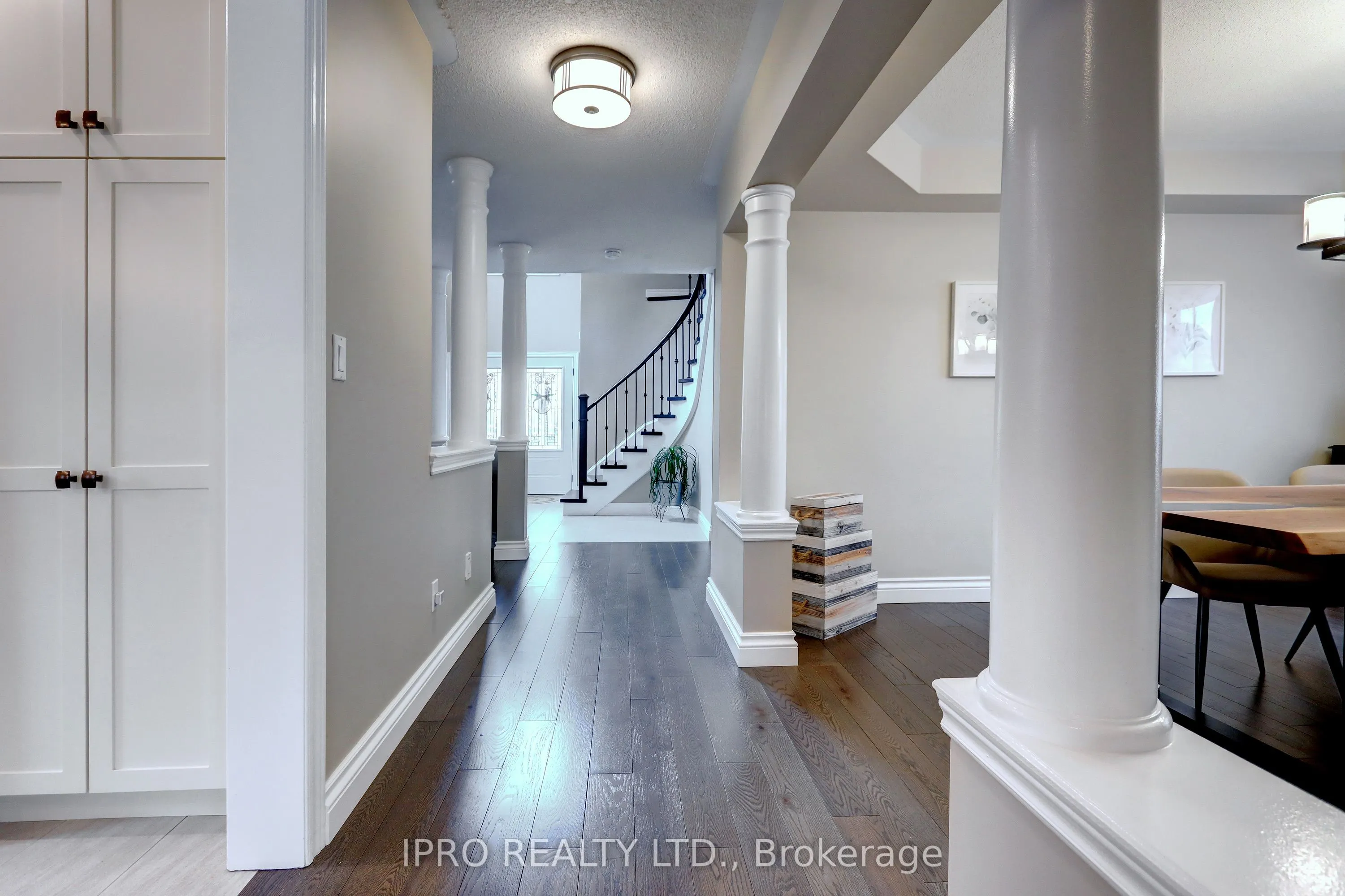 10 Berton Boulevard