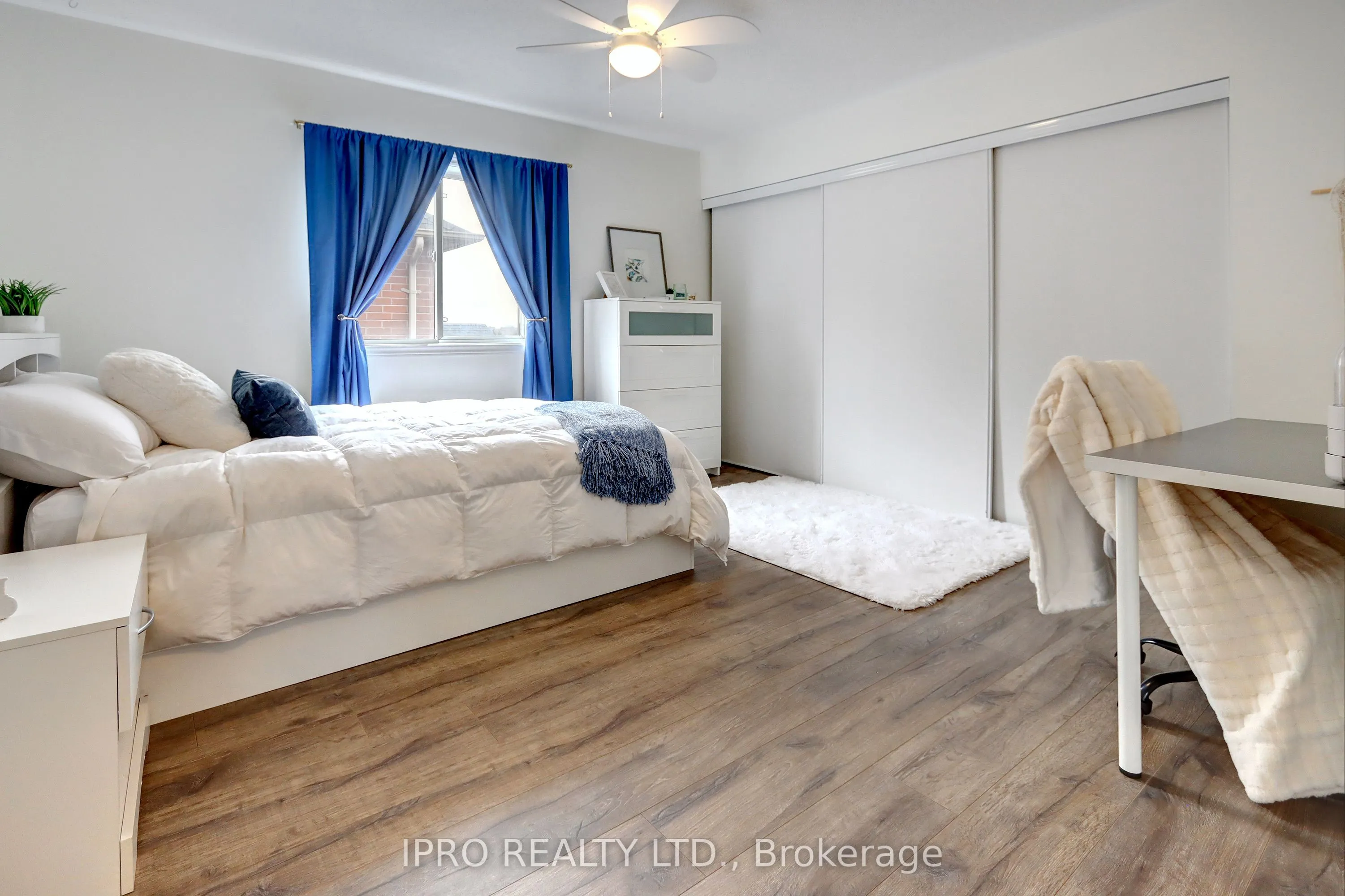 10 Berton Boulevard