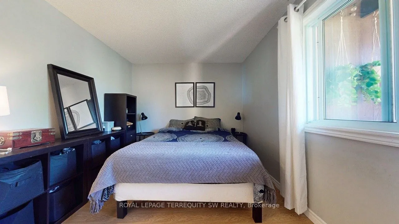3835 Lake Shore Boulevard W, #210