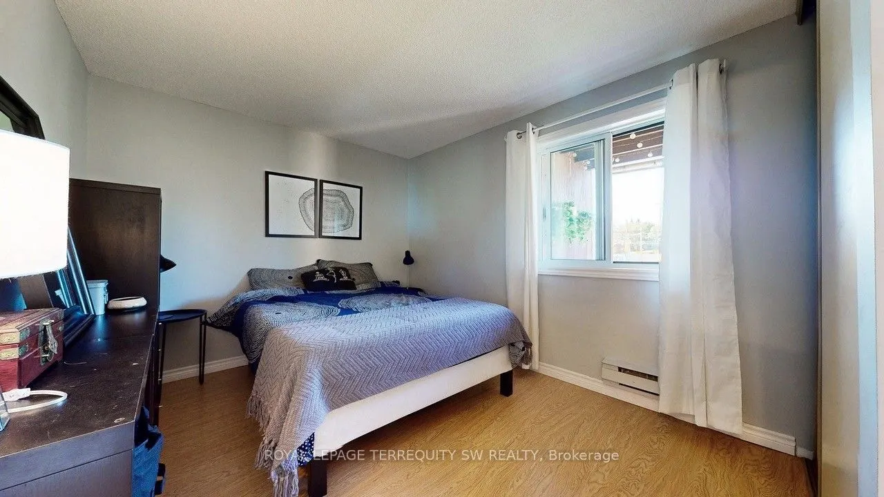 3835 Lake Shore Boulevard W, #210