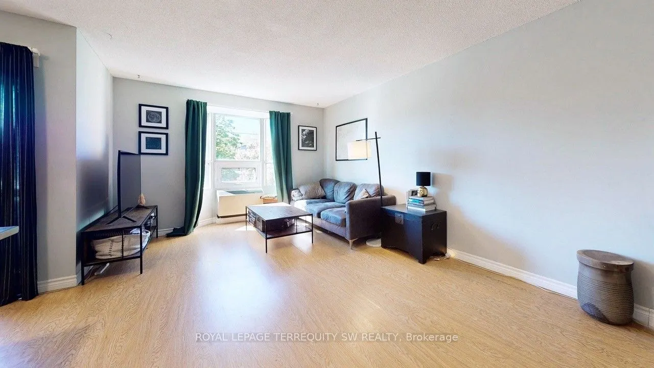 3835 Lake Shore Boulevard W, #210