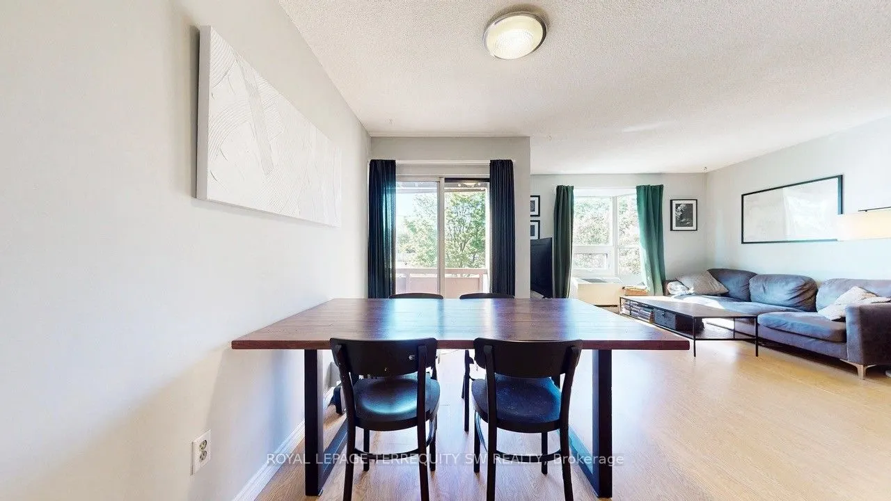 3835 Lake Shore Boulevard W, #210
