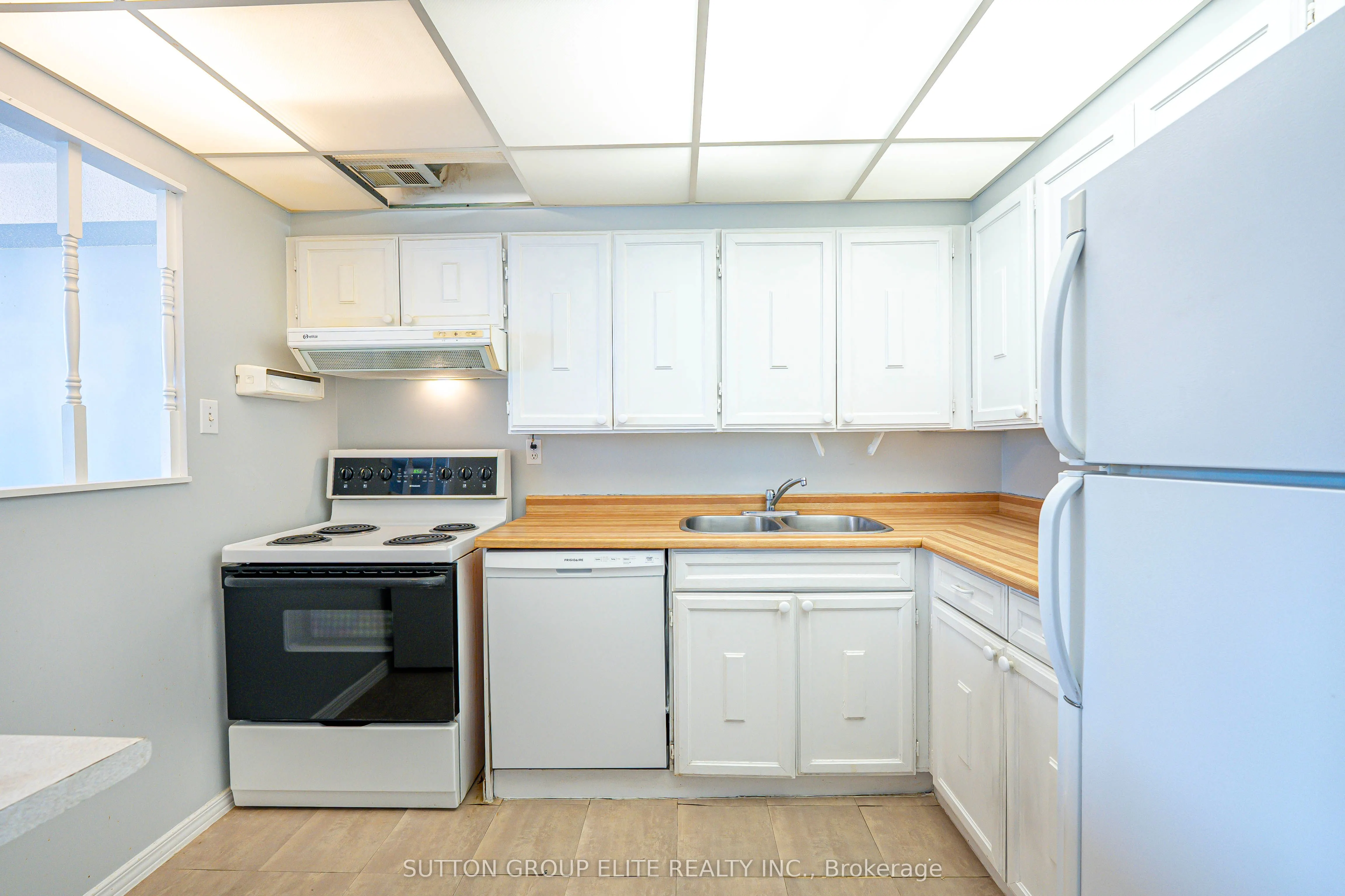3590 Kaneff Crescent, #1203