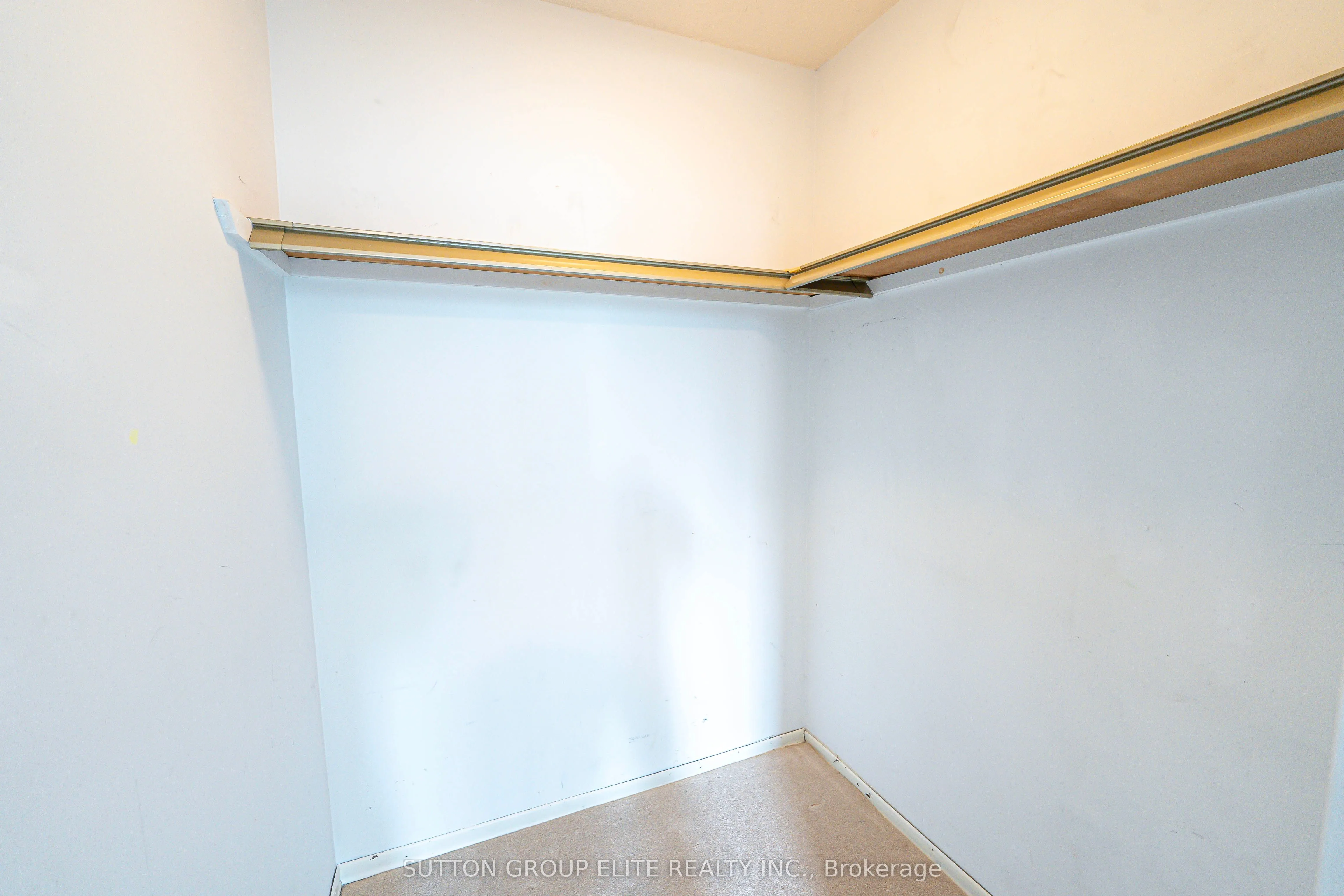 3590 Kaneff Crescent, #1203