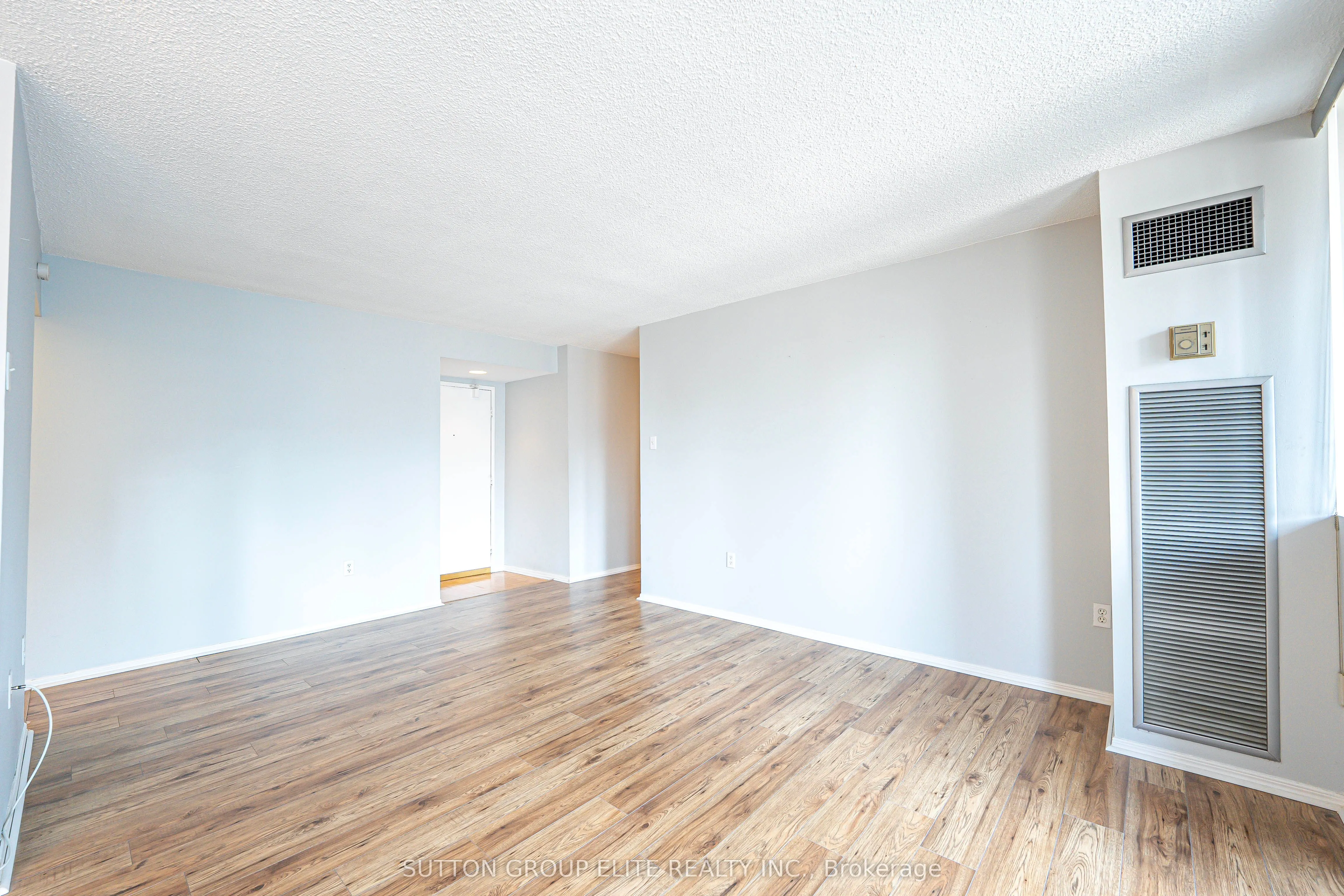 3590 Kaneff Crescent, #1203