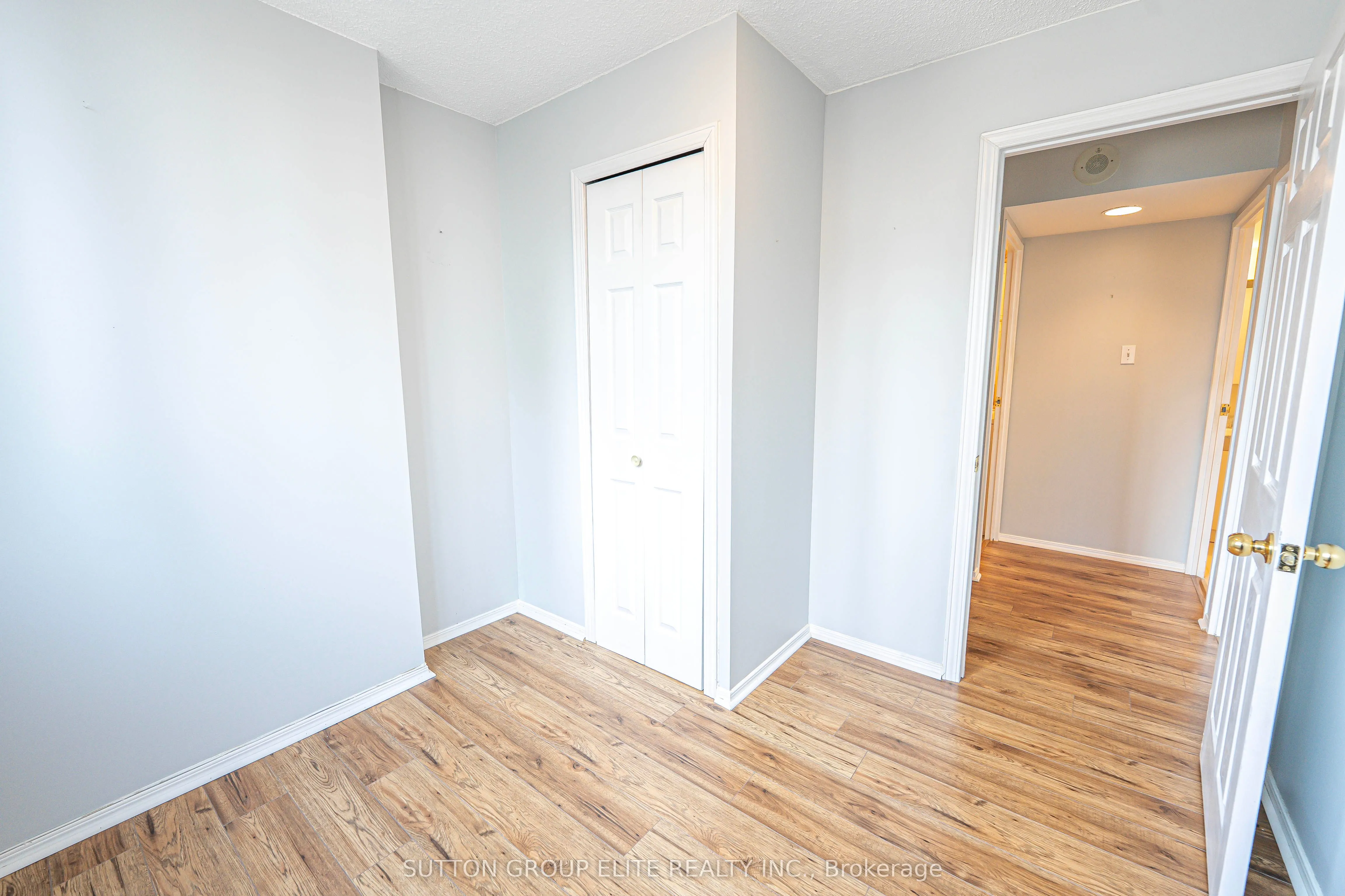 3590 Kaneff Crescent, #1203