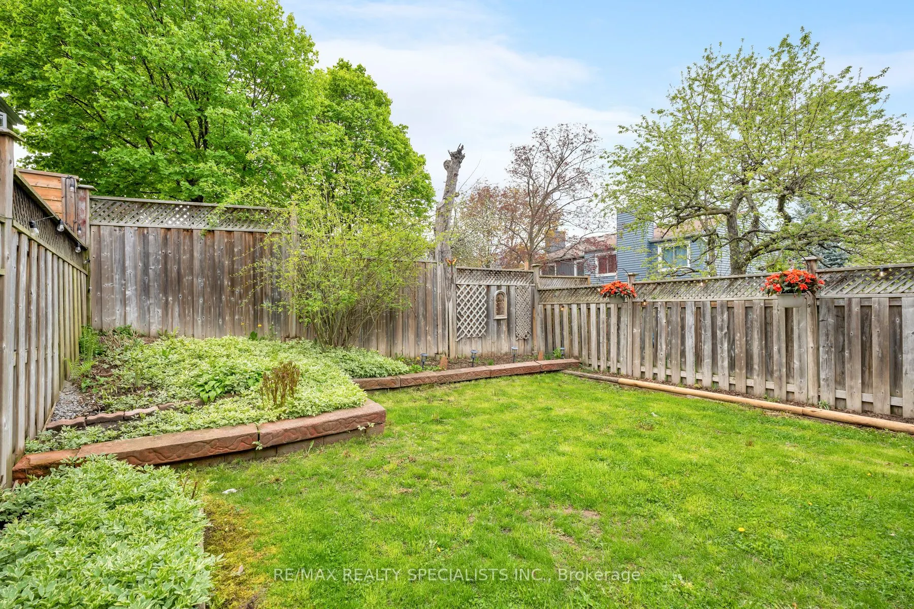 3502 Ash Row Crescent