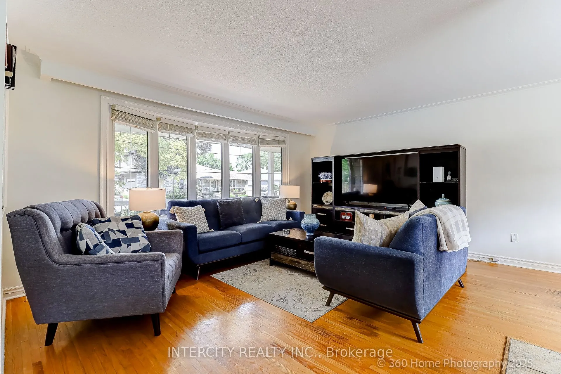 44 Oxenden Crescent