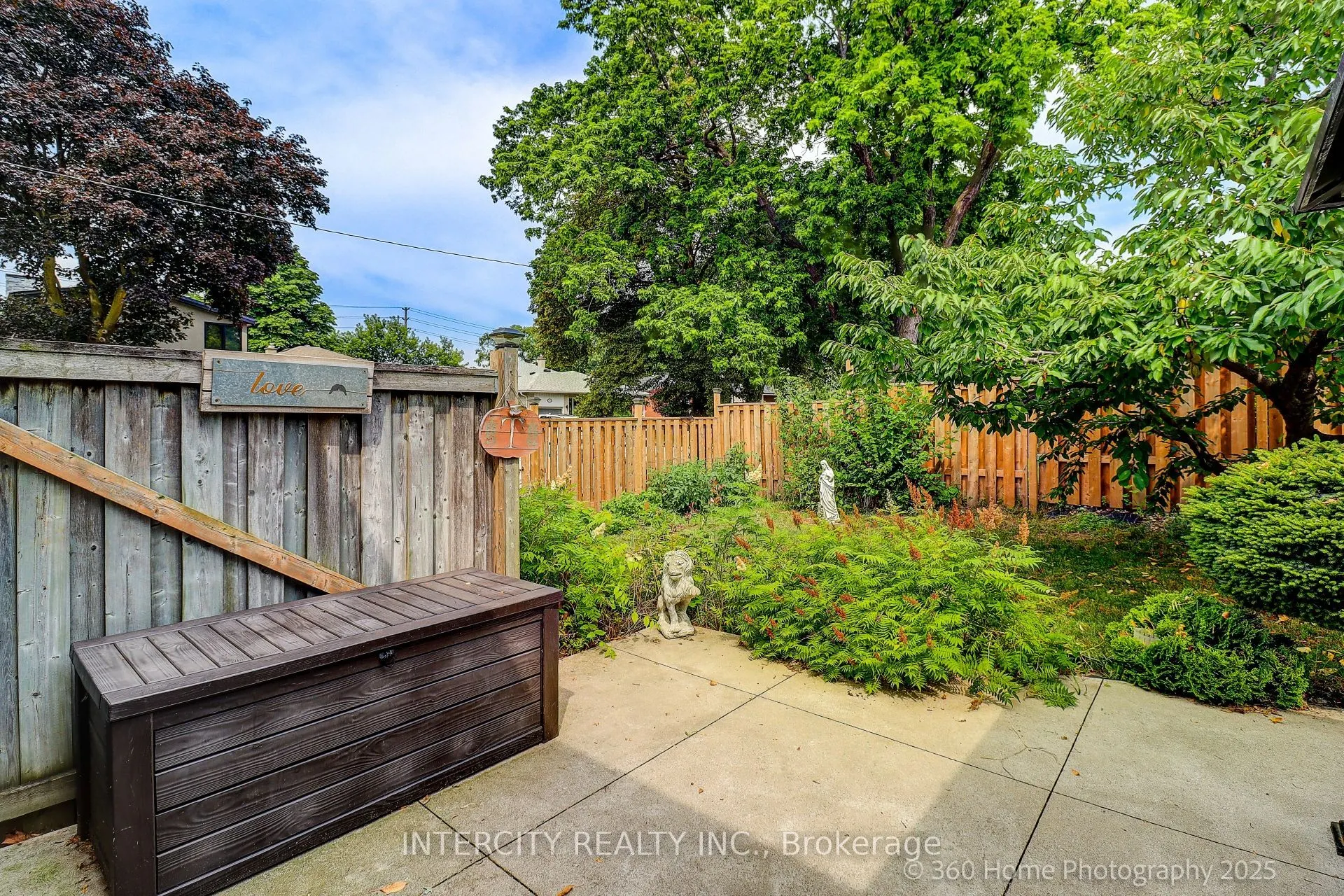 44 Oxenden Crescent