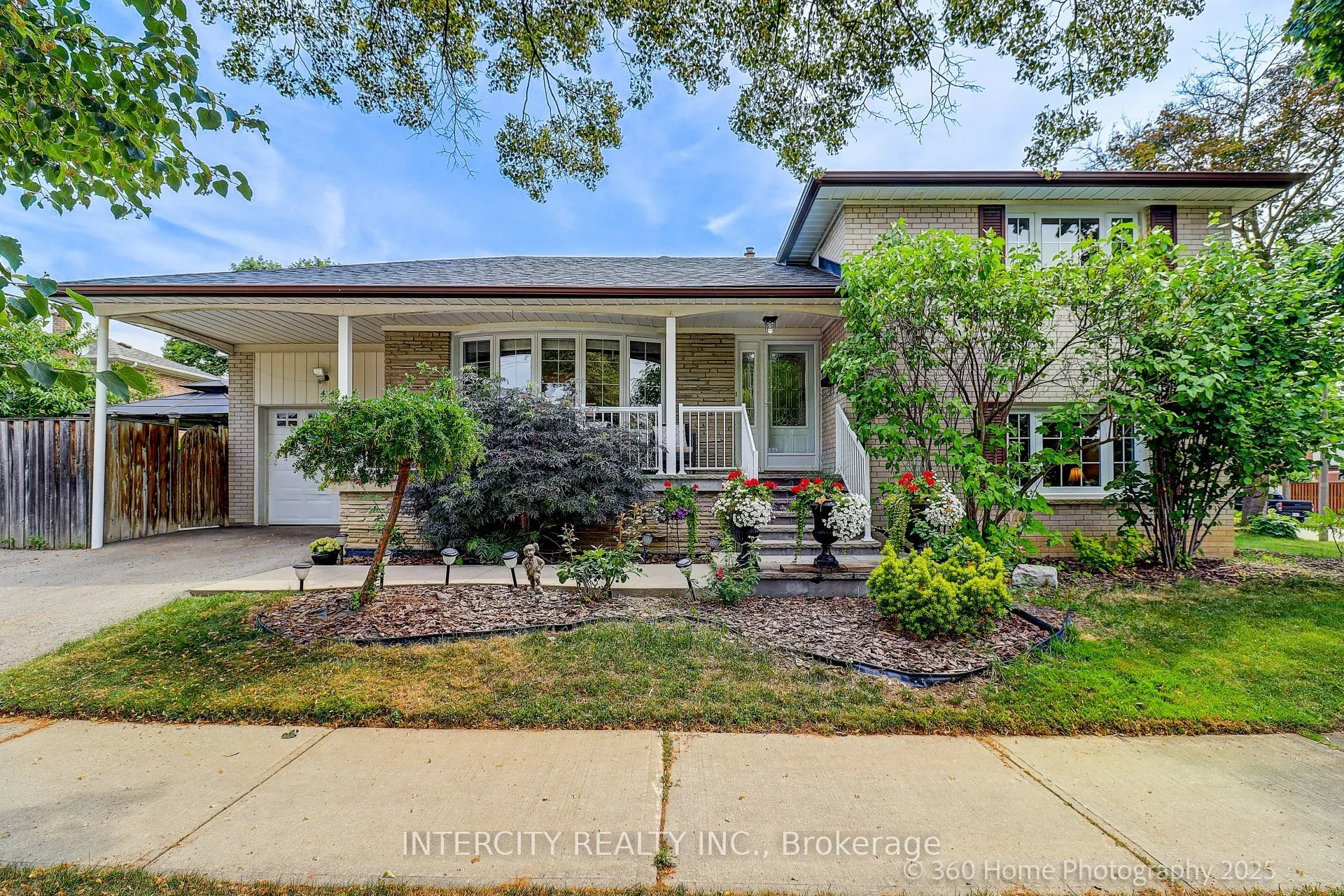 44 Oxenden Crescent
