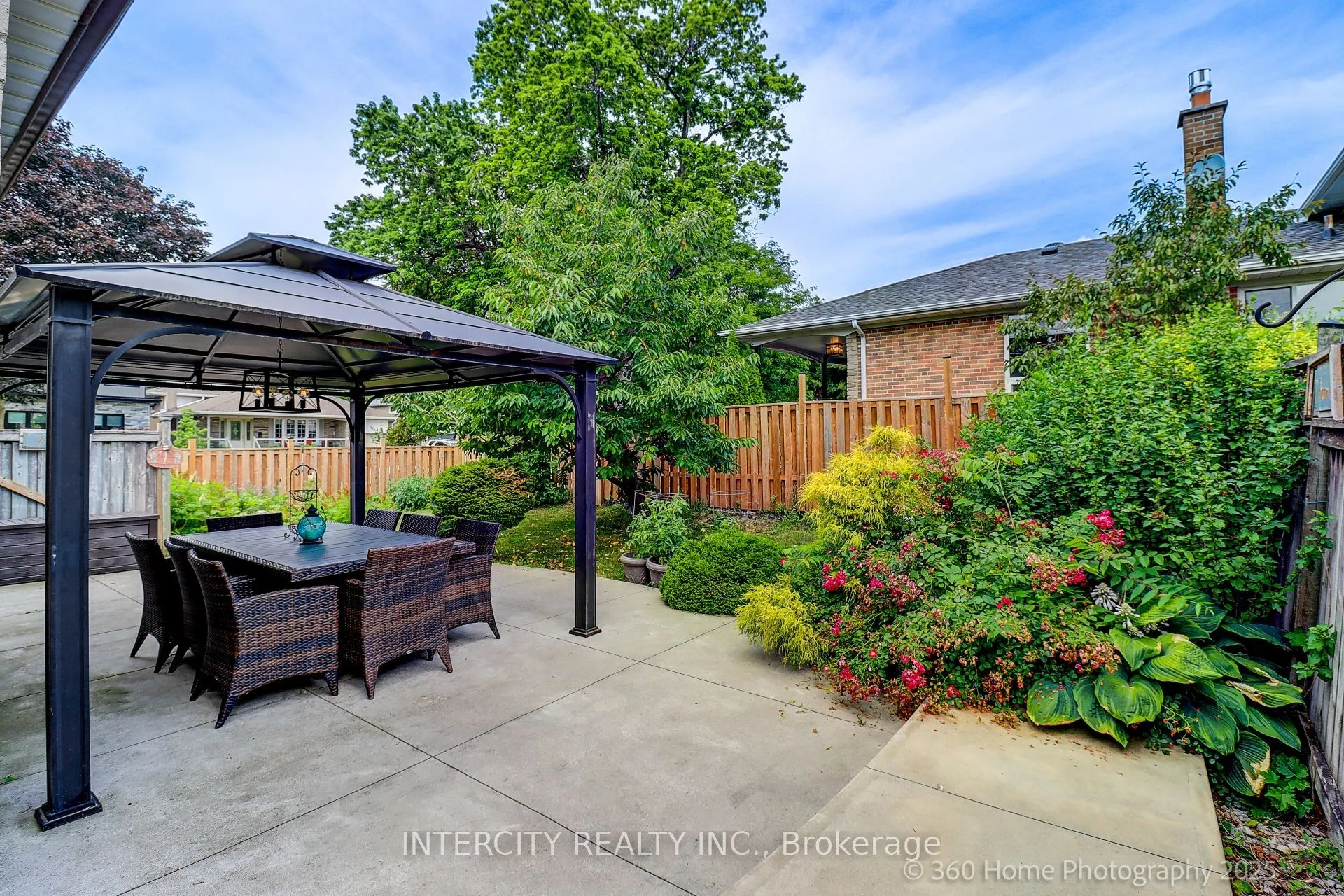 44 Oxenden Crescent