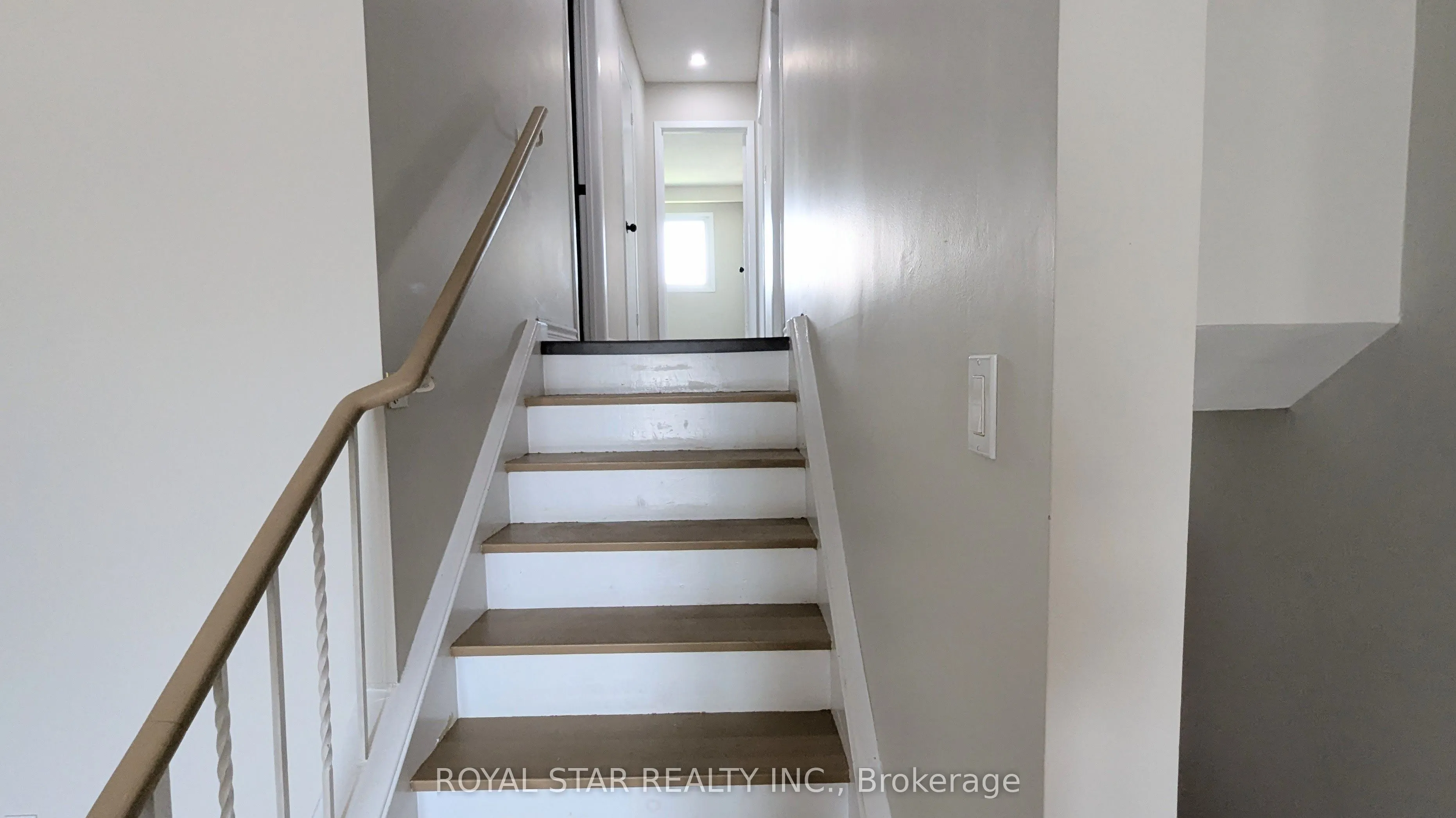 4051 Dunmow Crescent