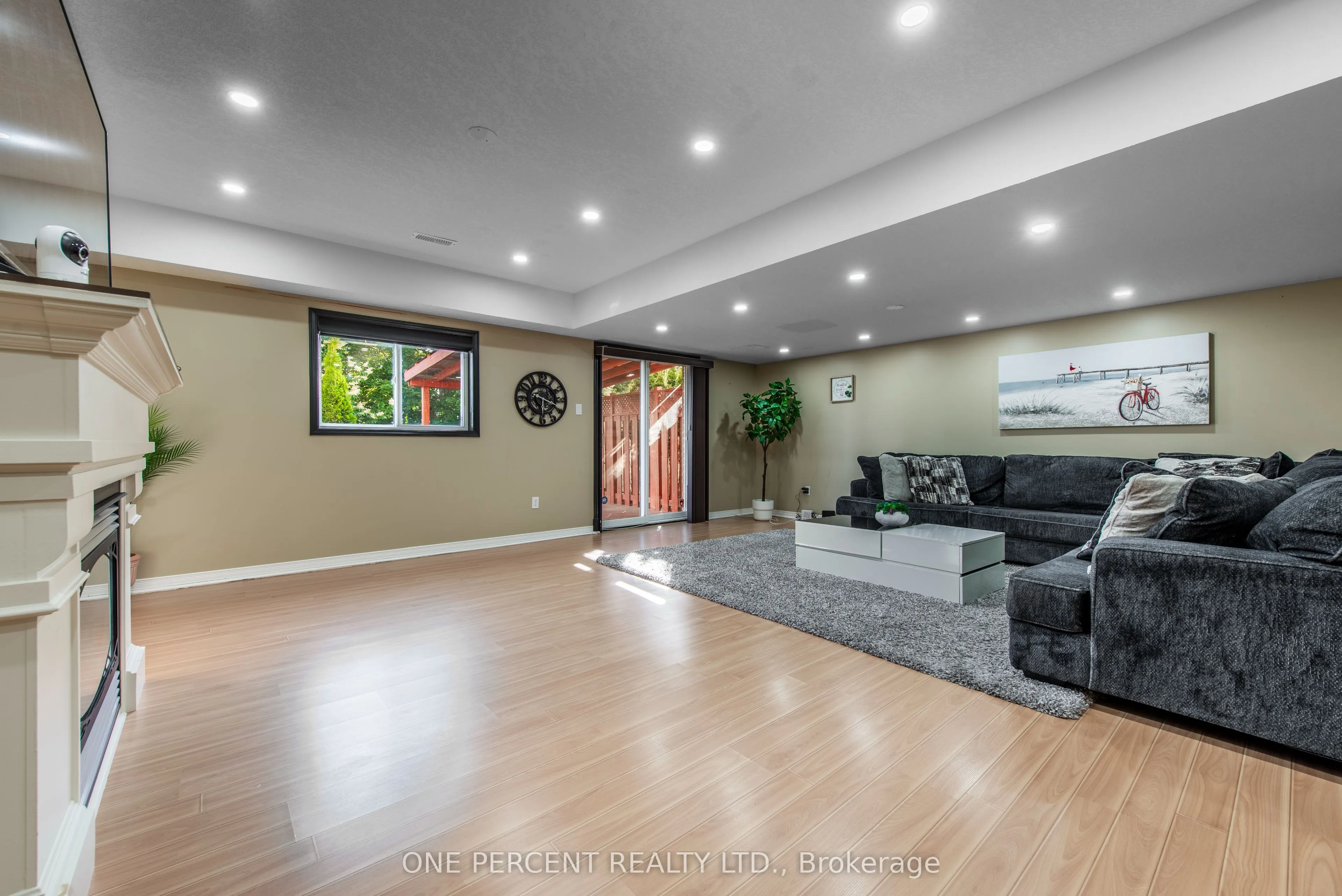 53 Biscayne Crescent