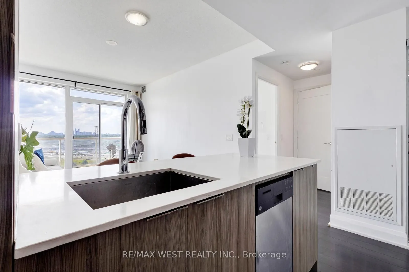 56 Annie Craig Drive, #1707