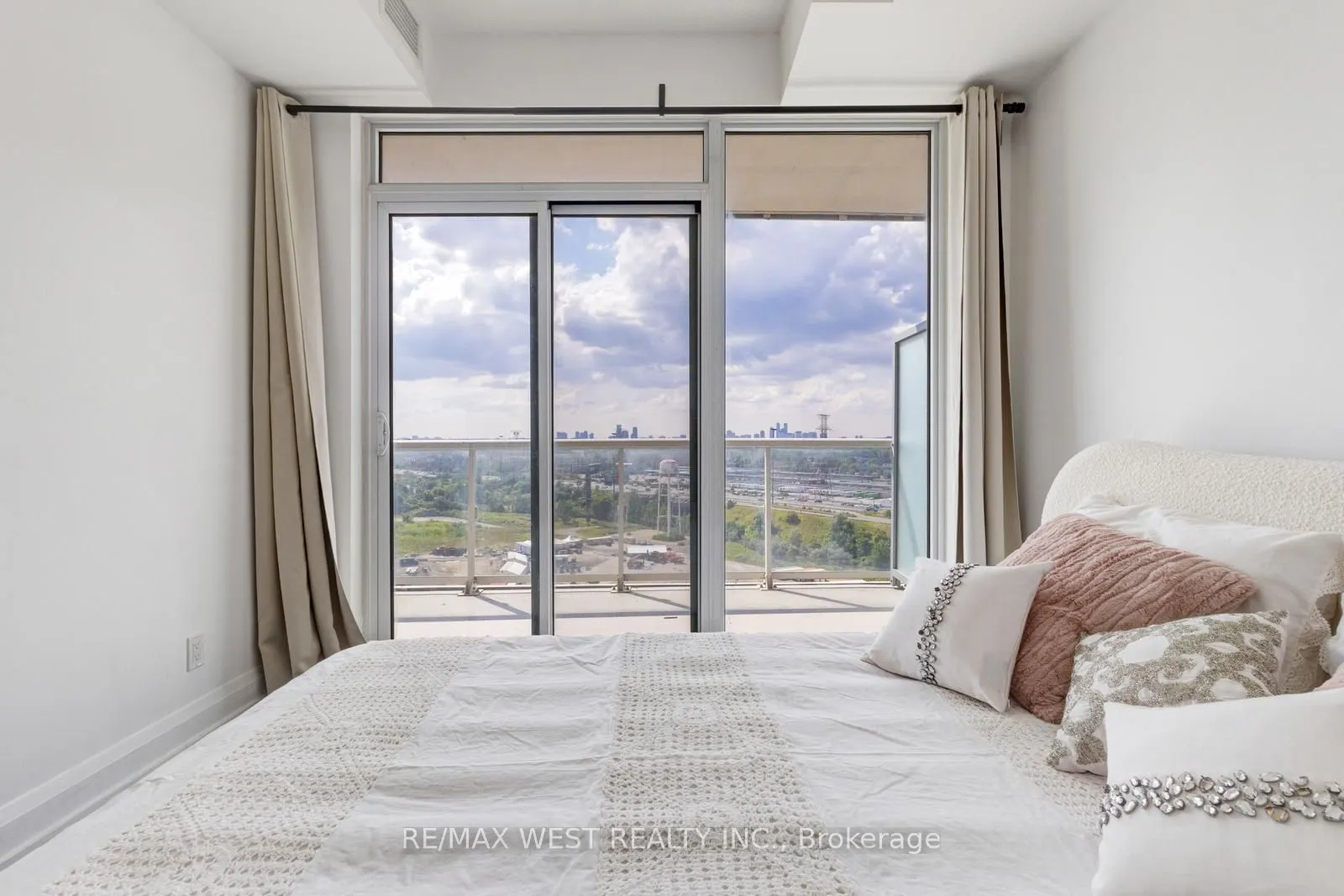 56 Annie Craig Drive, #1707
