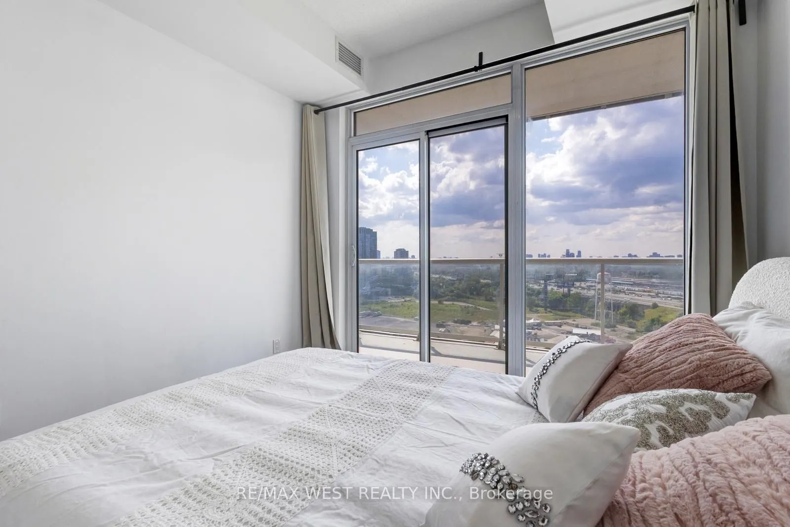 56 Annie Craig Drive, #1707