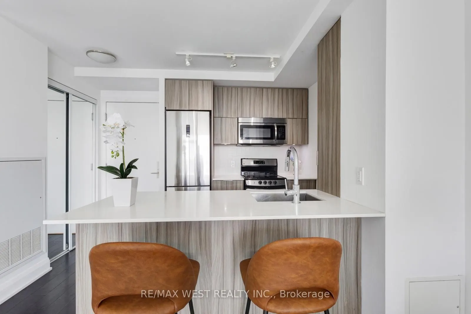 56 Annie Craig Drive, #1707