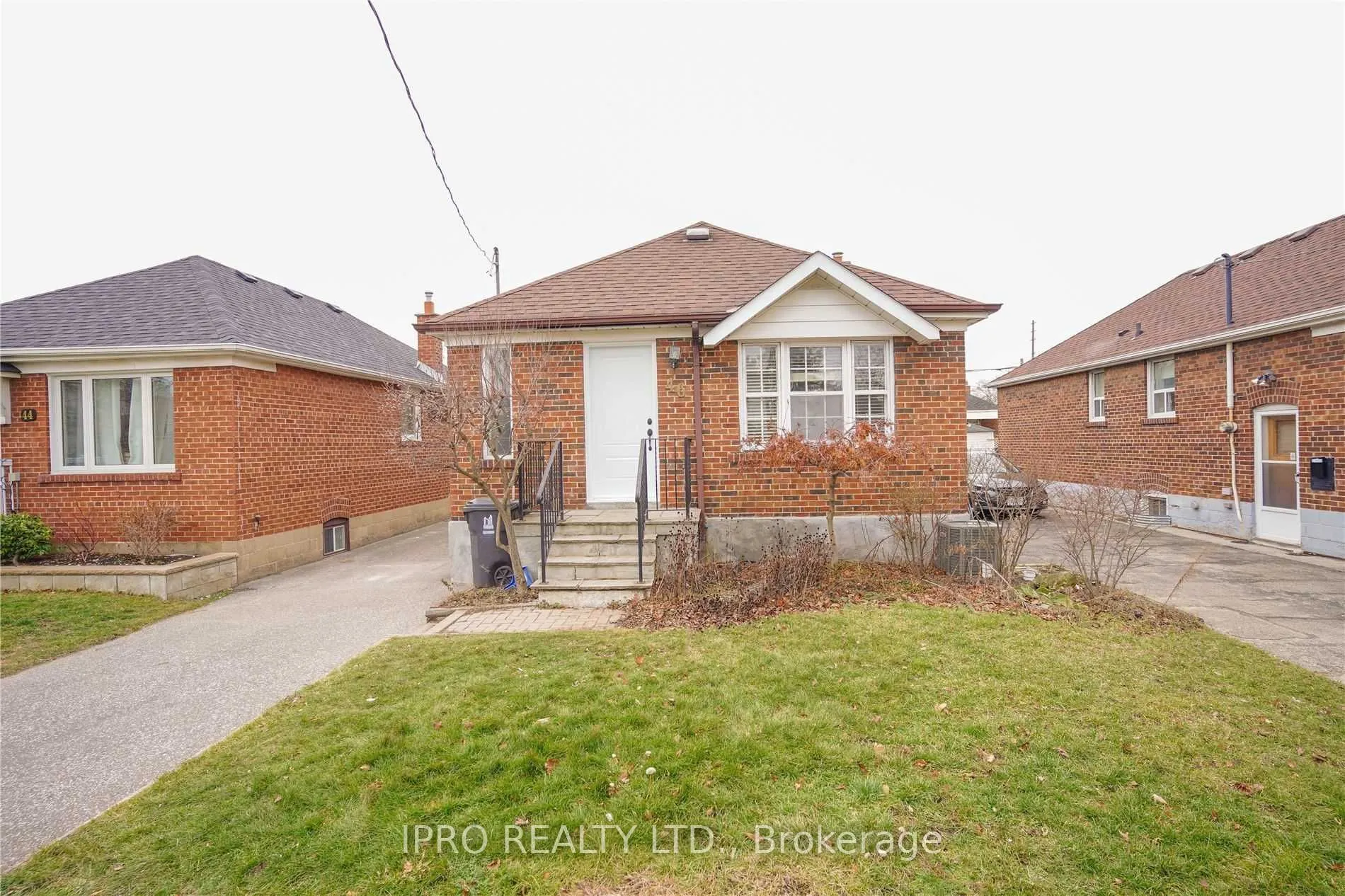 46 Rothsay Avenue, #(LOWER LEVEL)