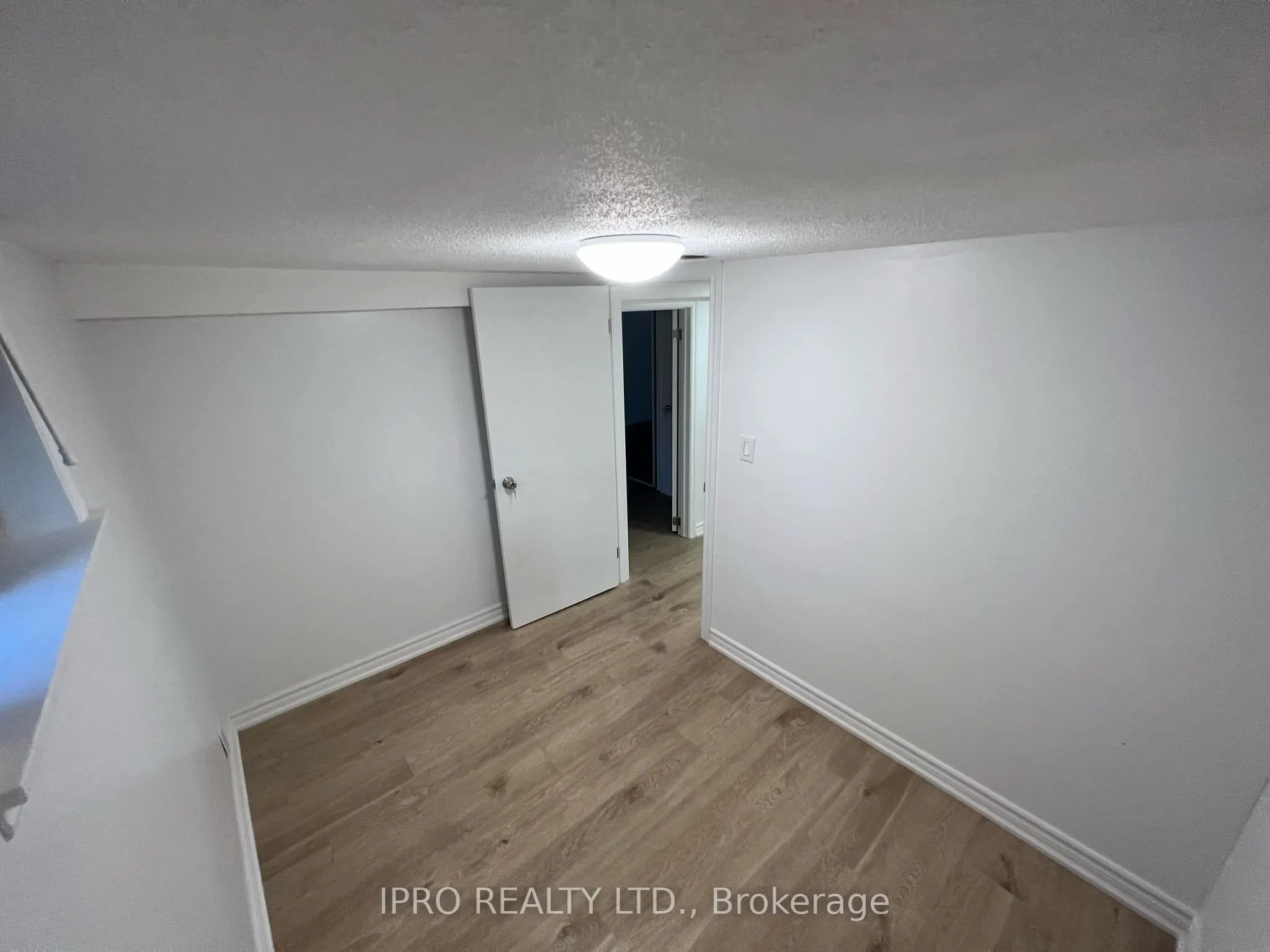 46 Rothsay Avenue, #(LOWER LEVEL)