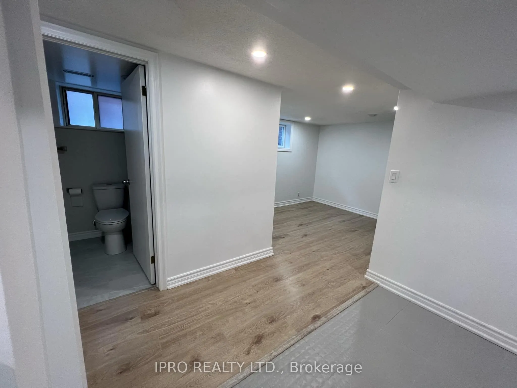 46 Rothsay Avenue, #(LOWER LEVEL)