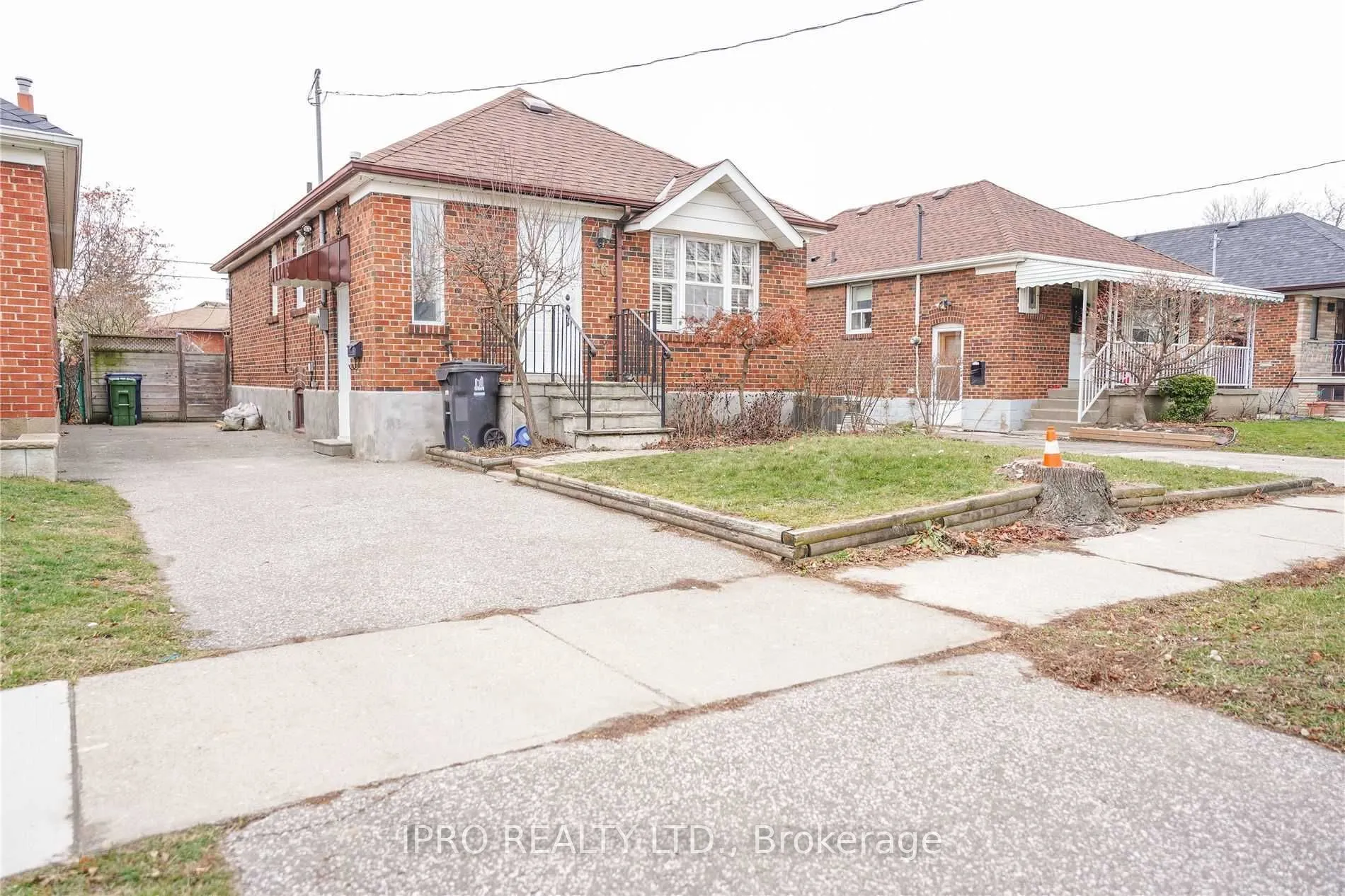 46 Rothsay Avenue, #(LOWER LEVEL)