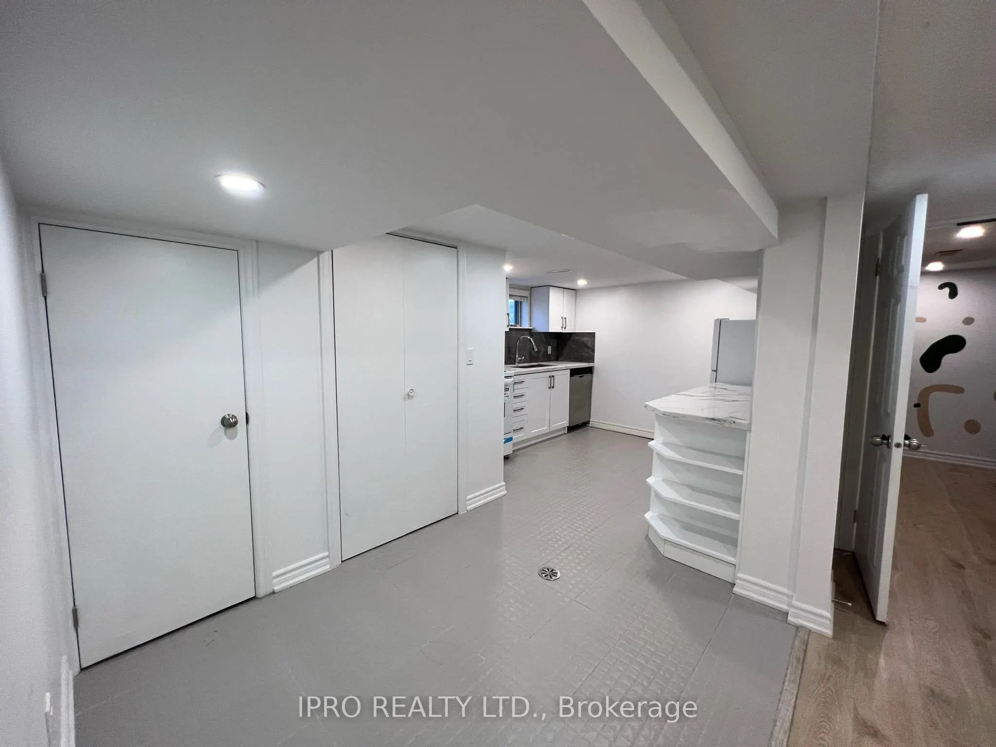 46 Rothsay Avenue, #(LOWER LEVEL)