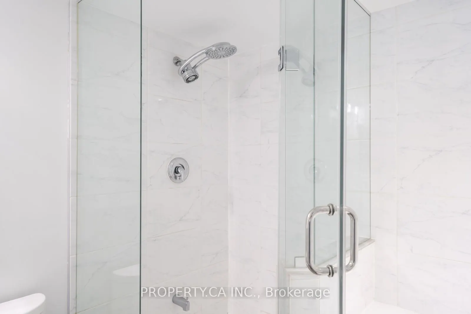 2111 Lakeshore Boulevard W, #105