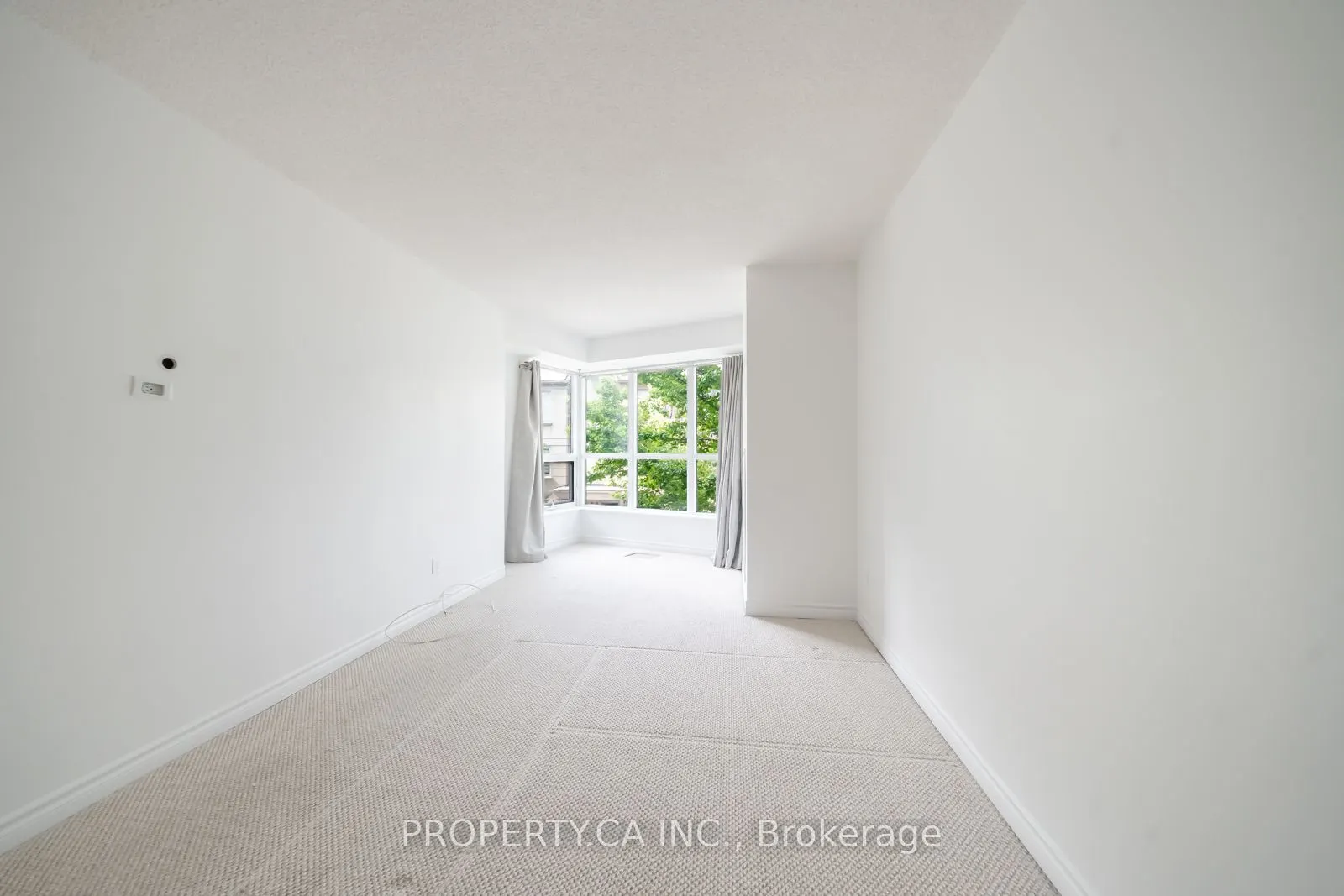 2111 Lakeshore Boulevard W, #105