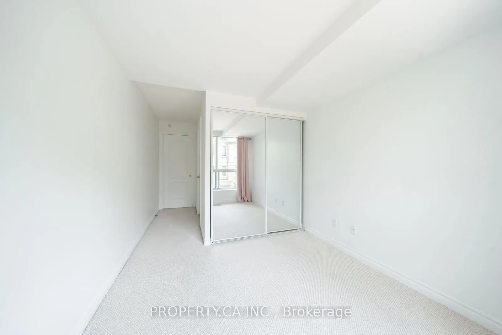 2111 Lakeshore Boulevard W, #105